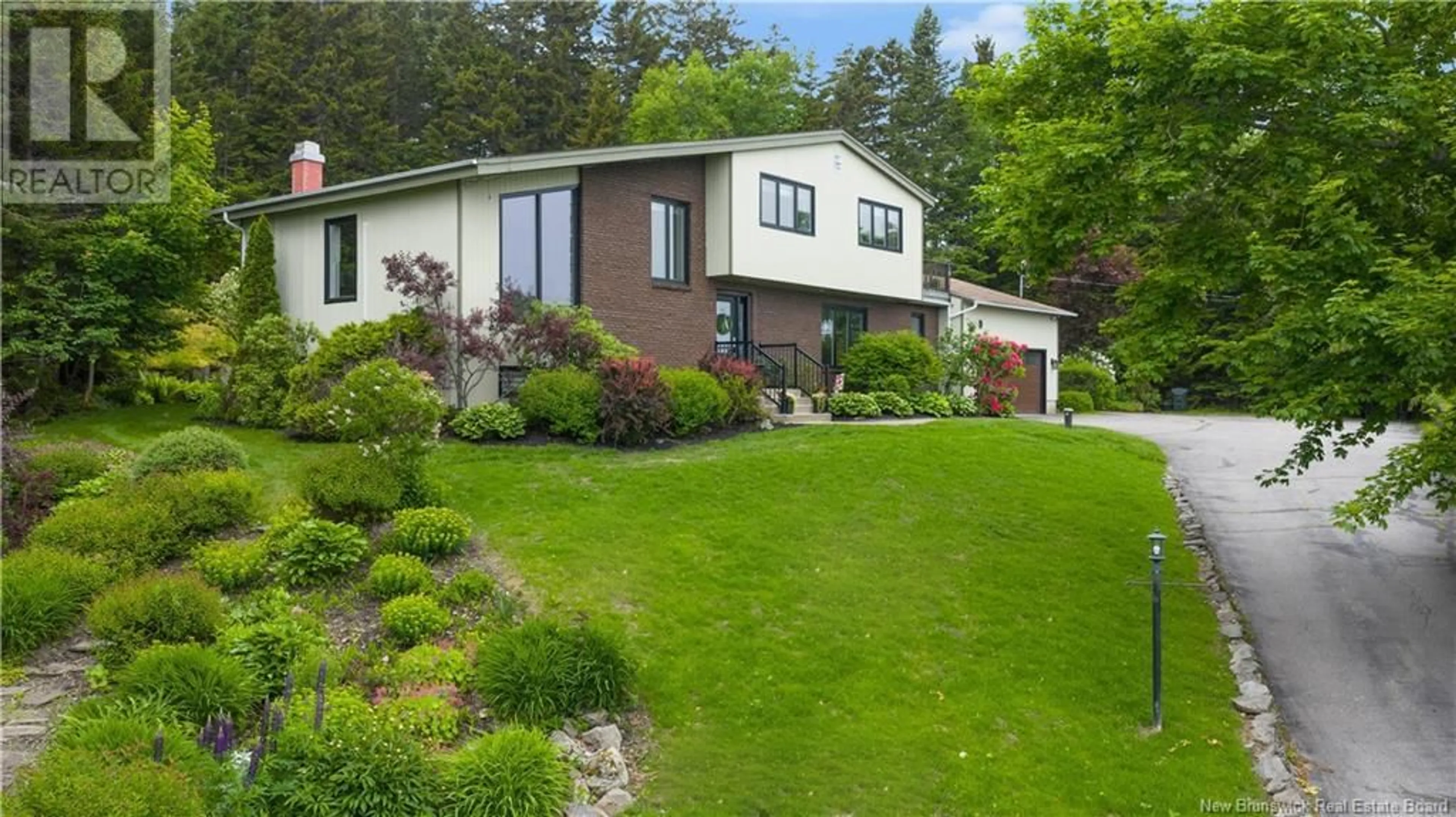 Home with vinyl exterior material, street for 9 BEVERLEY HILLS DRIVE, Grand Bay-Westfield New Brunswick E5K1X3