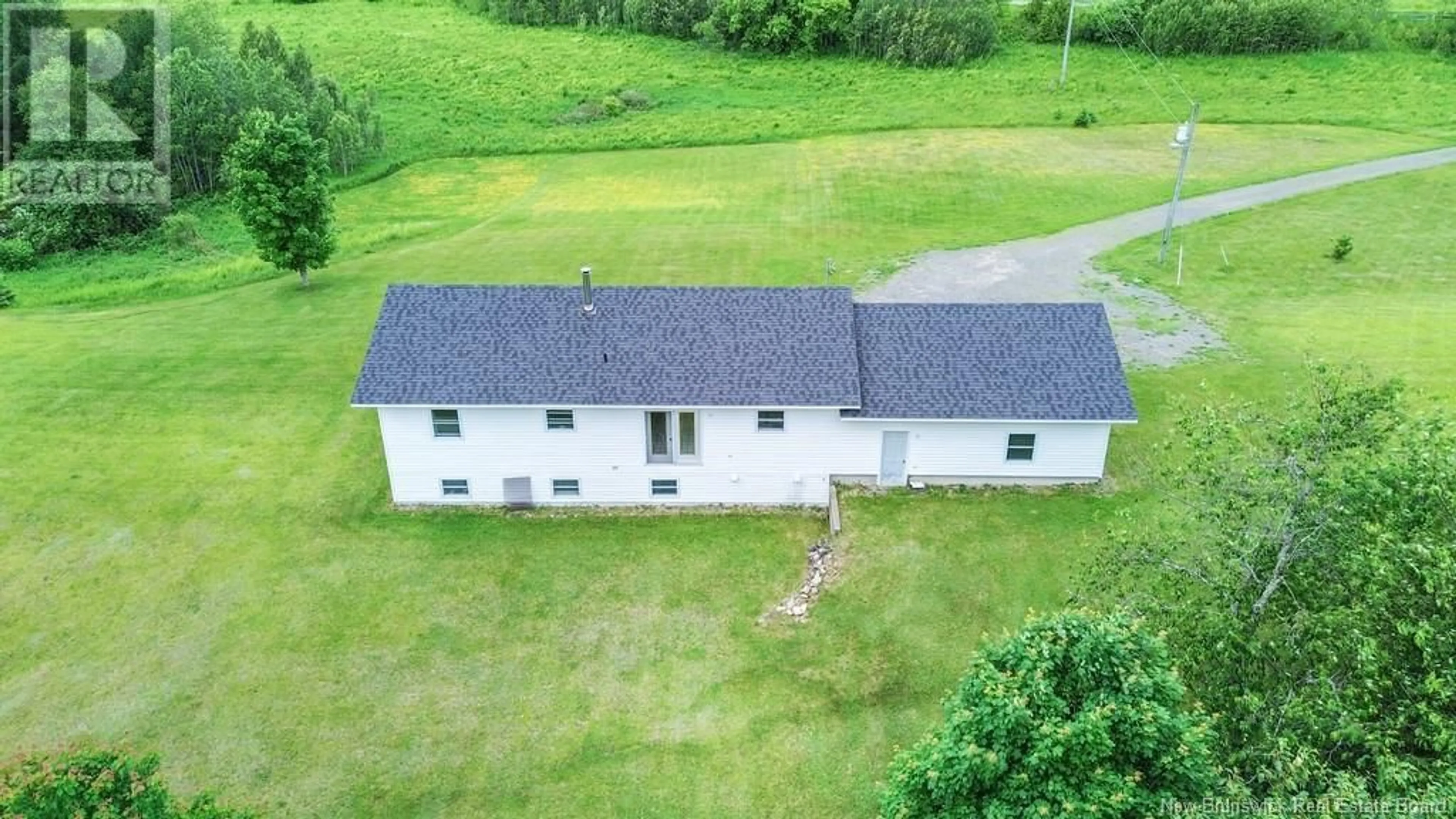 A pic from outside/outdoor area/front of a property/back of a property/a pic from drone, building for 2280 560 ROUTE ROUTE, Lakeville New Brunswick E7K1T6