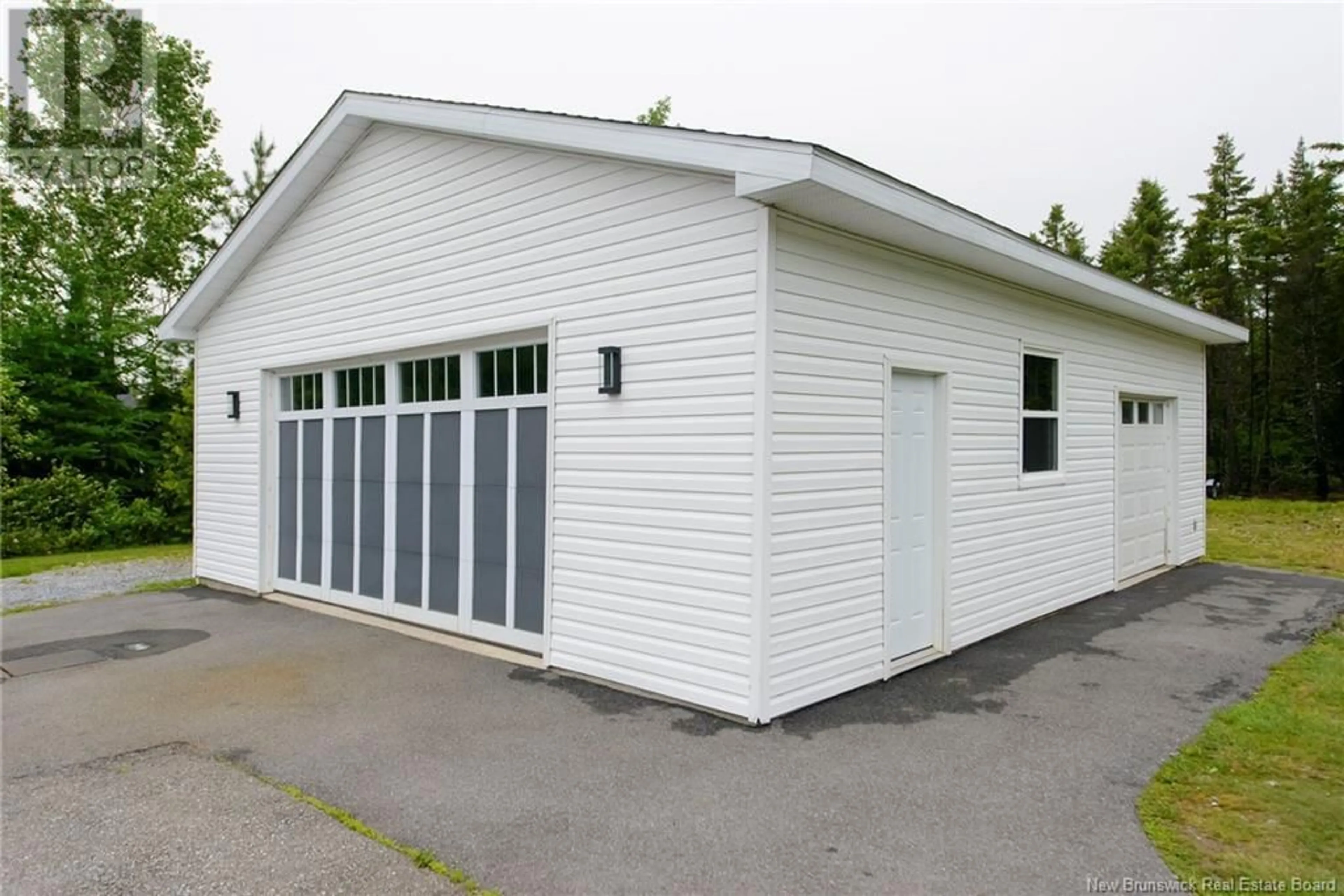 Indoor garage for 4 MARK AVENUE, French Village New Brunswick E2S1A2