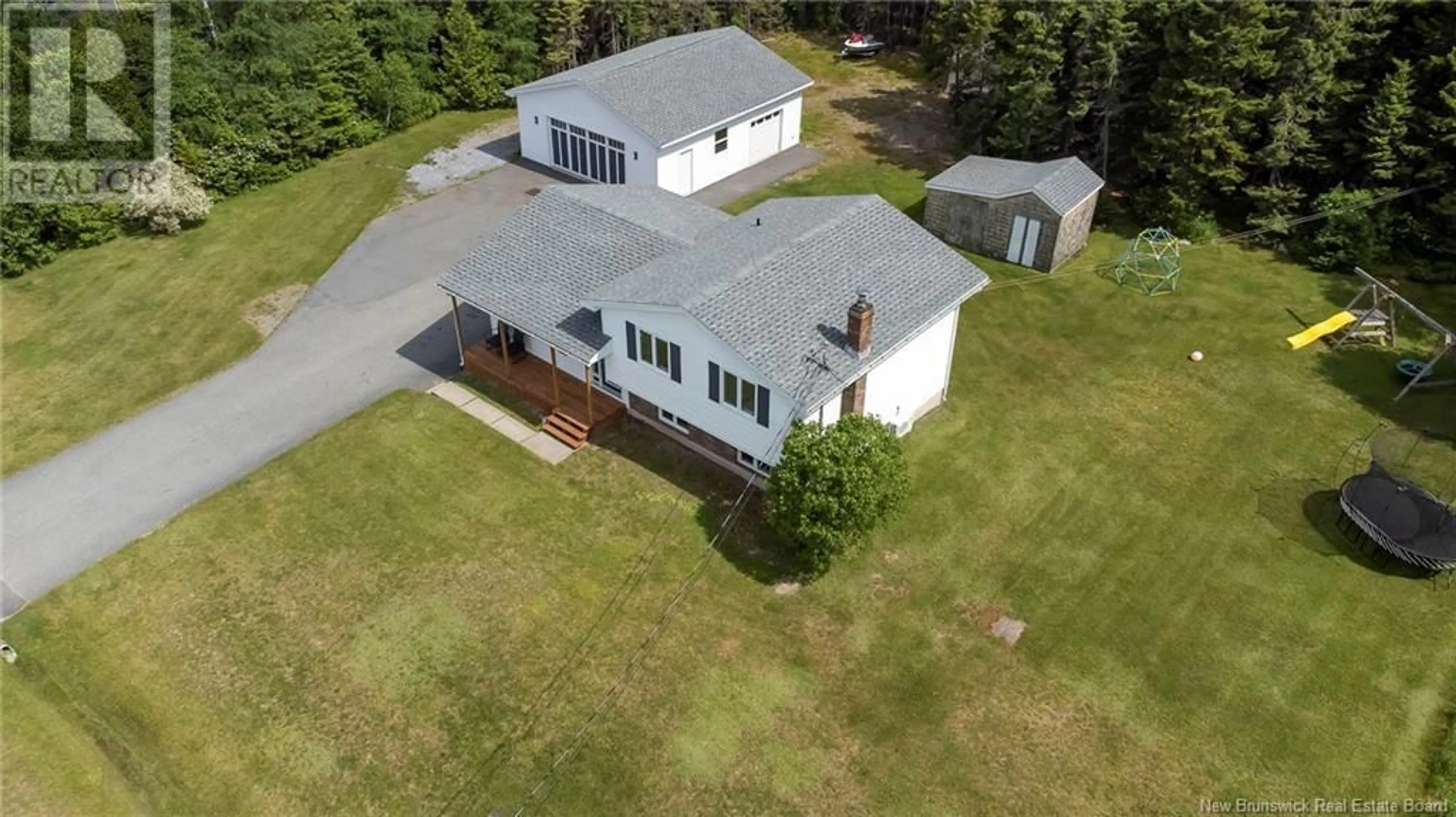 A pic from outside/outdoor area/front of a property/back of a property/a pic from drone, building for 4 MARK AVENUE, French Village New Brunswick E2S1A2