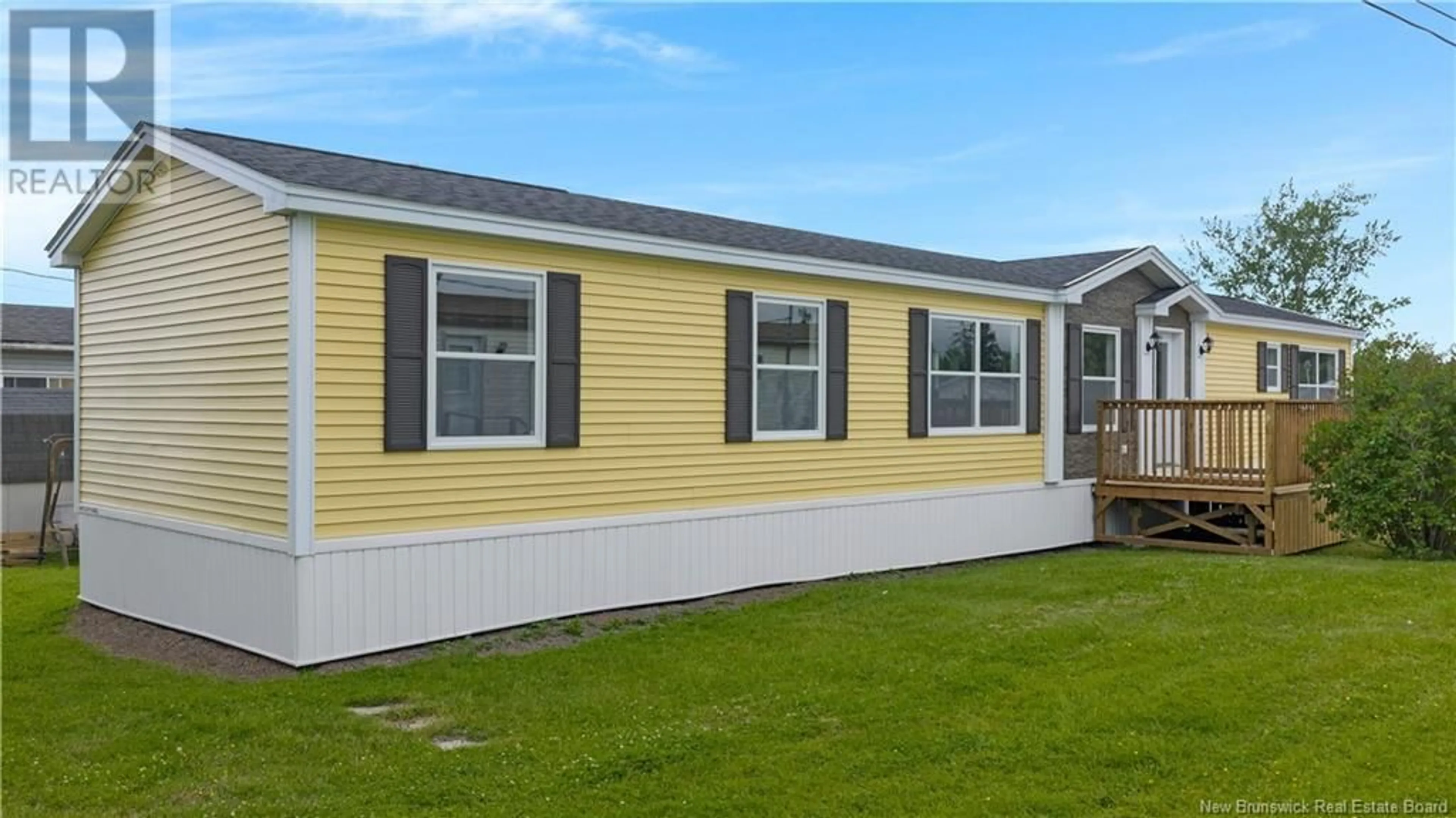 Home with vinyl exterior material, unknown for 11 ORCHARD CRESCENT, Picadilly New Brunswick E4E3X5