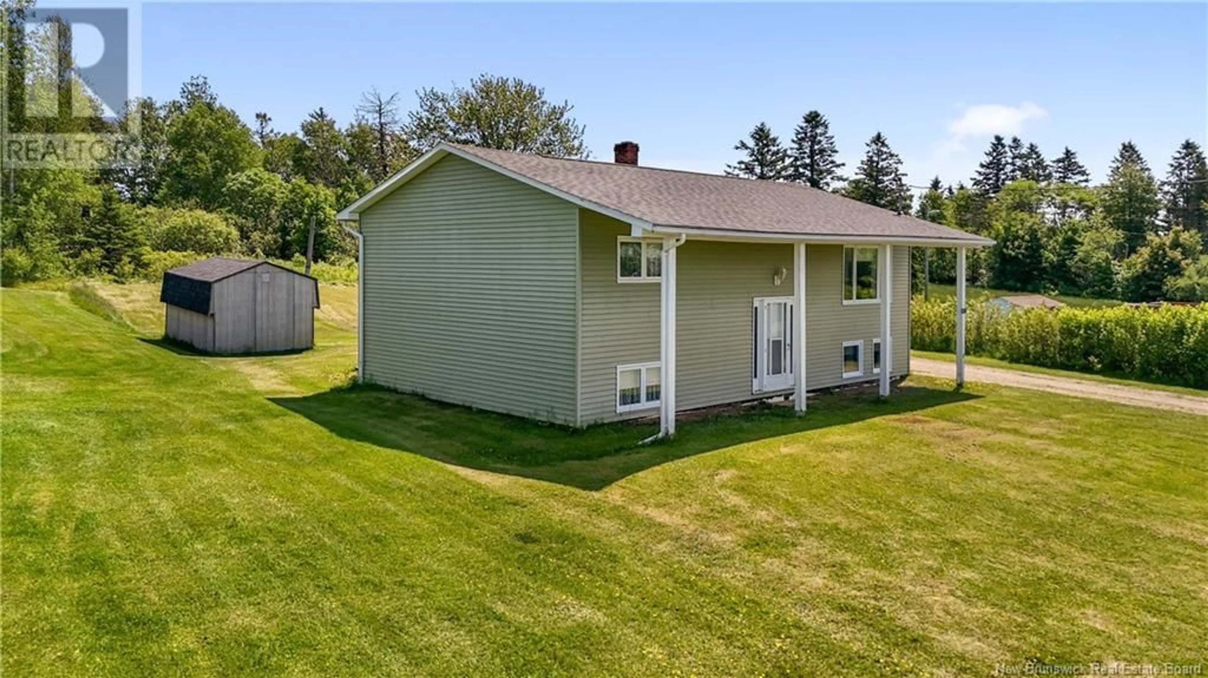 A pic from outside/outdoor area/front of a property/back of a property/a pic from drone, street for 487 ROYAL ROAD, Memramcook New Brunswick E4K1N7