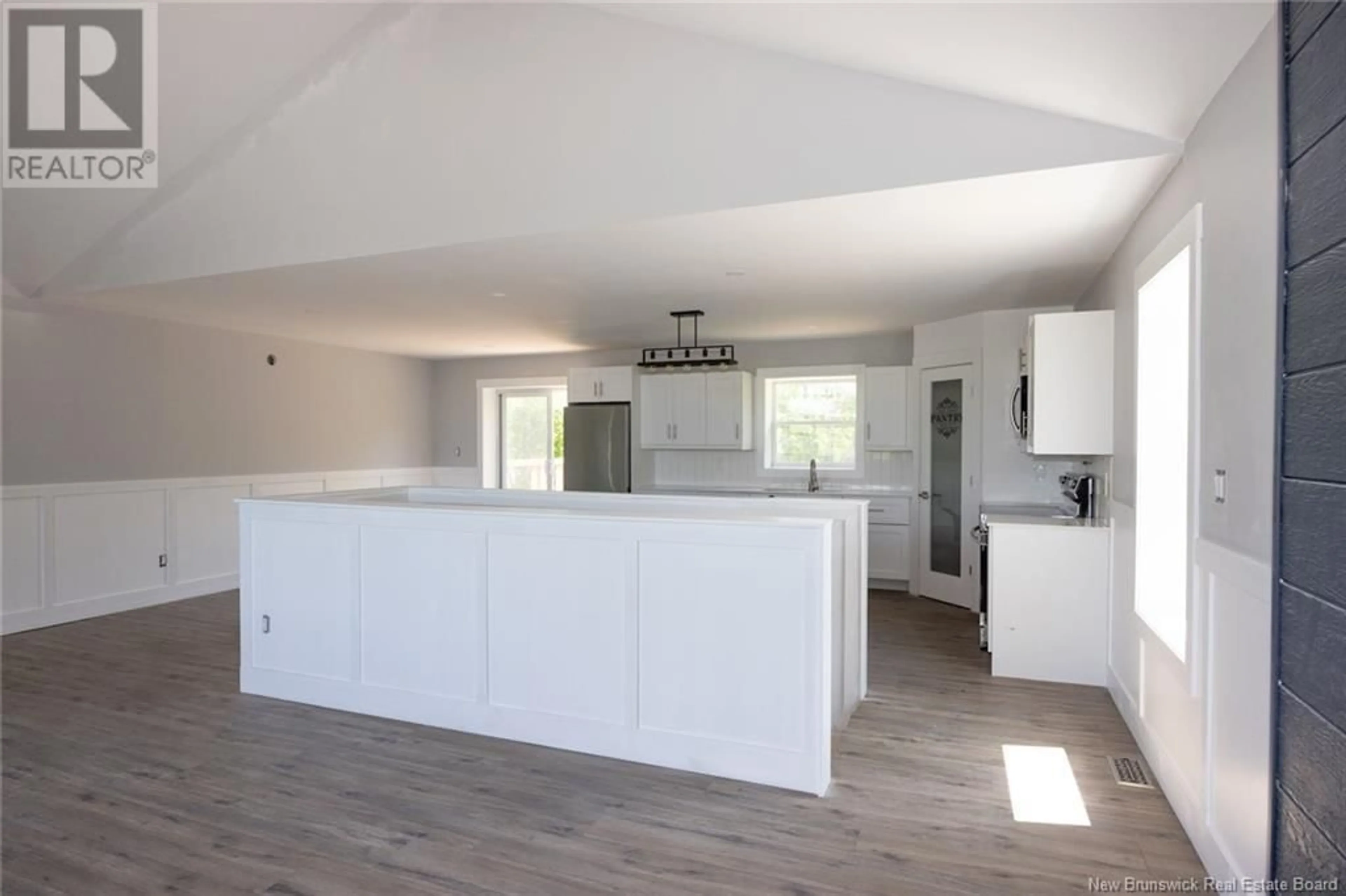 Open concept kitchen, wood/laminate floor for 173 ROUTE 3, New Market New Brunswick E6K2W3