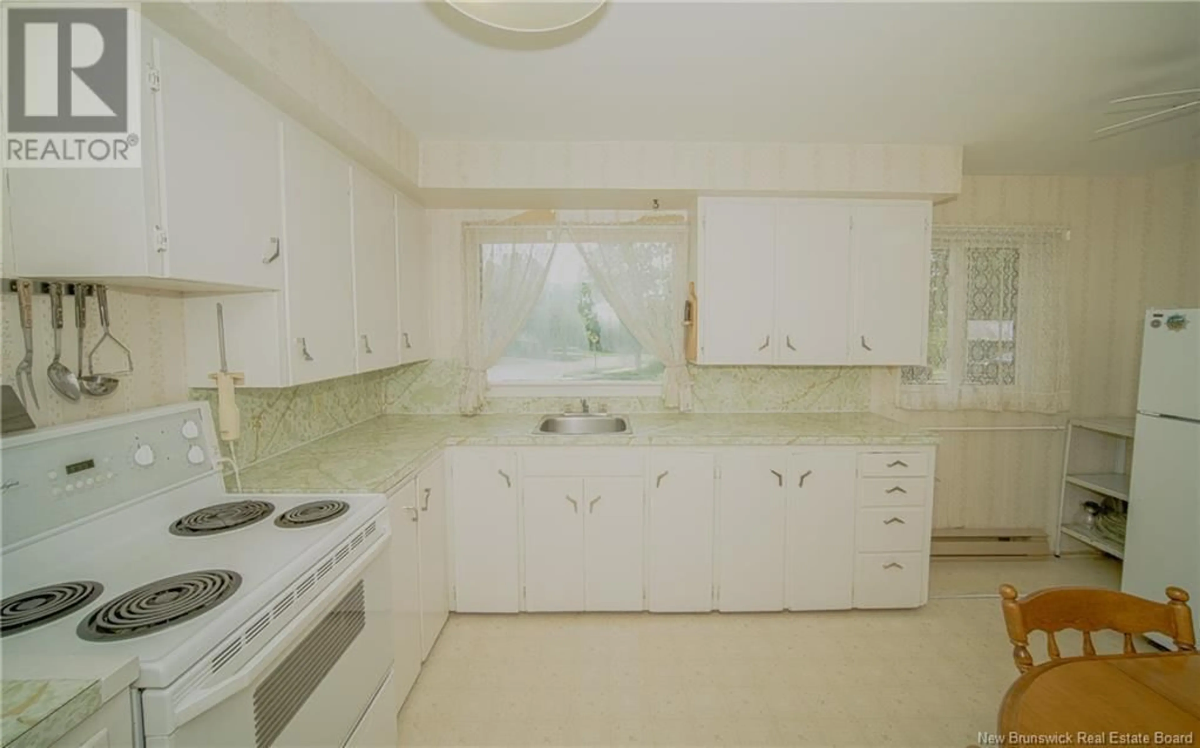 Standard kitchen, ceramic/tile floor for 601 HILLCREST DRIVE, Fredericton New Brunswick E3A2X8