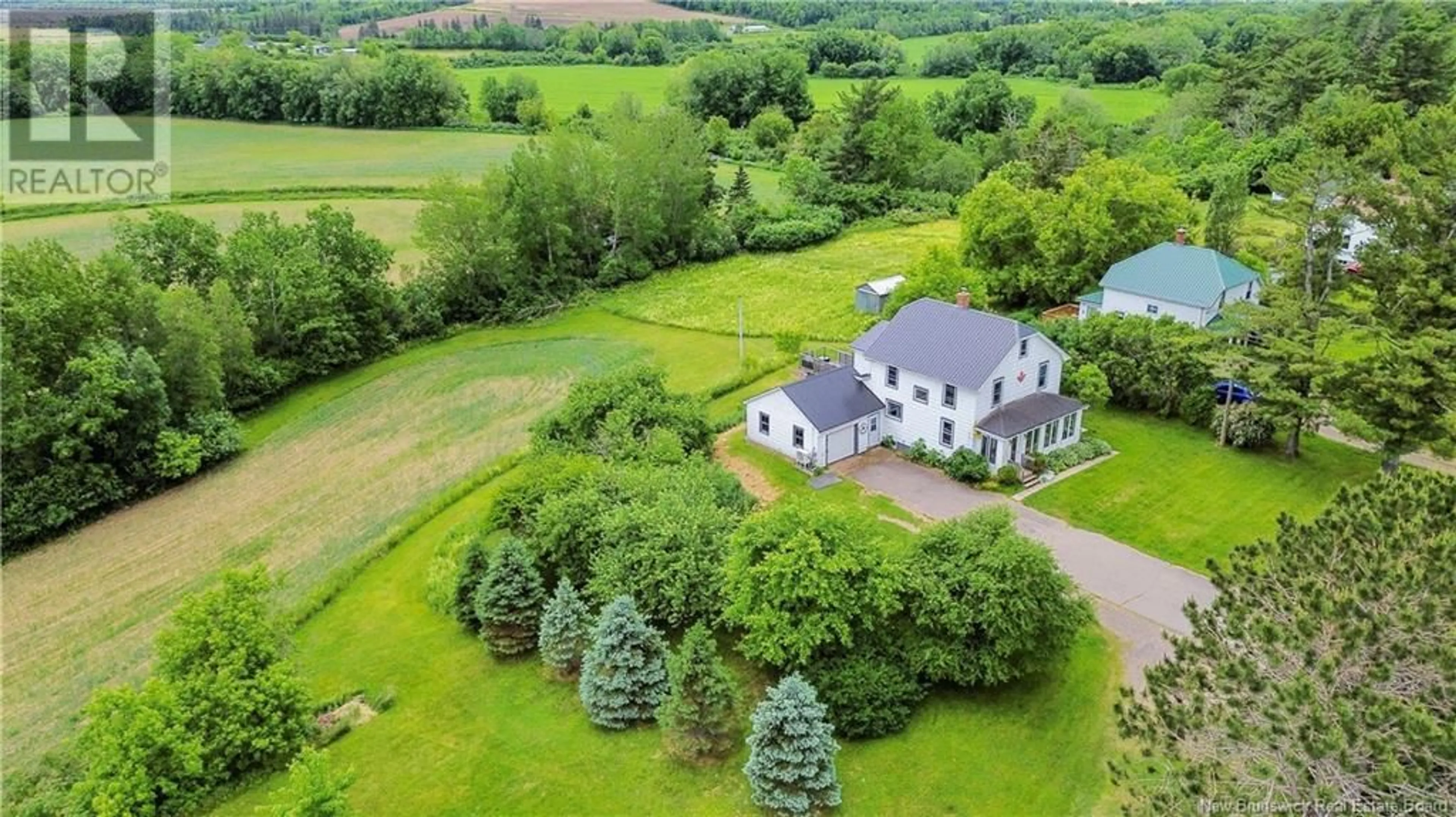 A pic from outside/outdoor area/front of a property/back of a property/a pic from drone, unknown for 3314 ROUTE 121 ROUTE, Apohaqui New Brunswick E5P1B1