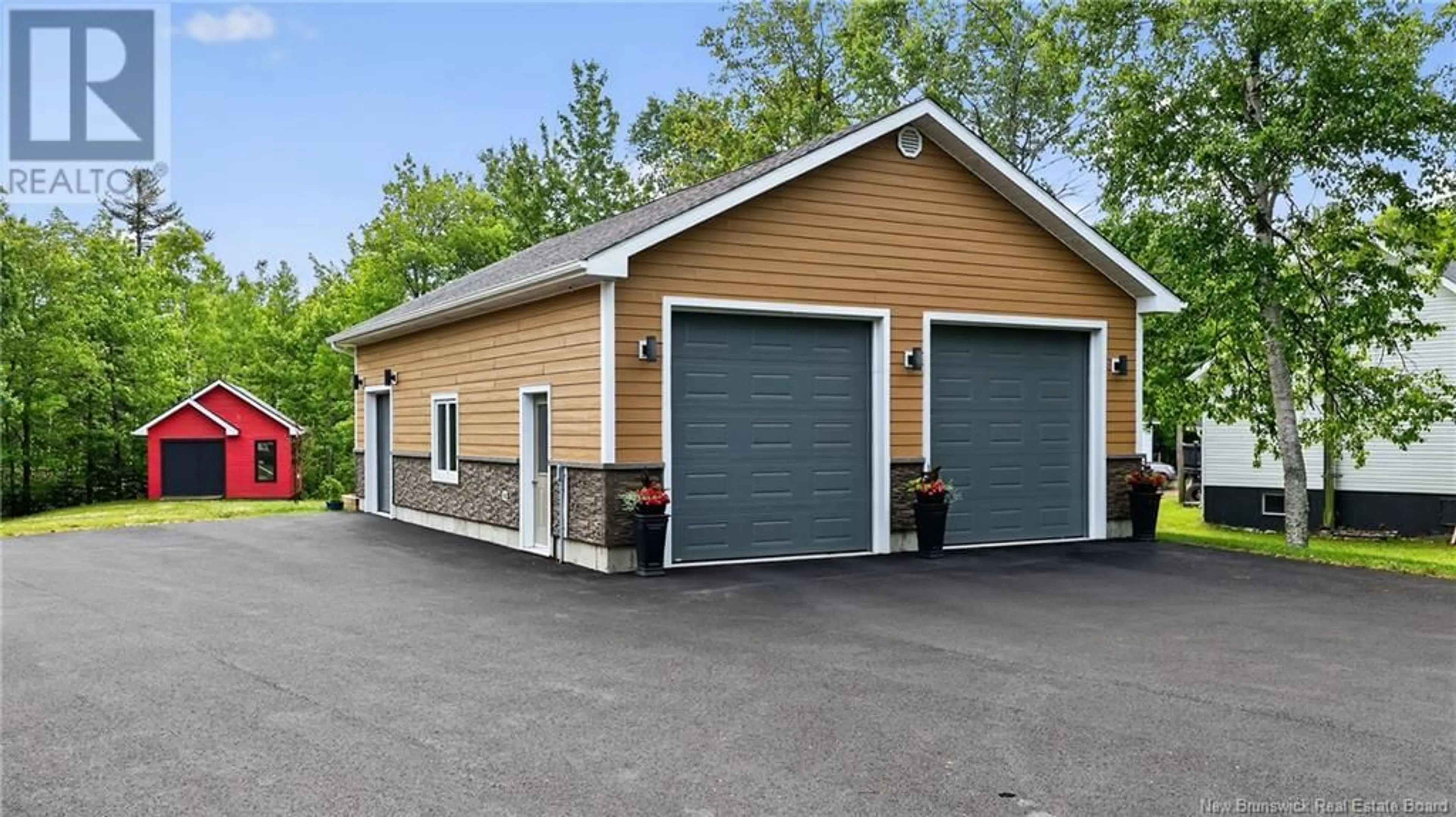 Indoor garage for 1062 ROUTE 135, Duguayville New Brunswick E8M1K2