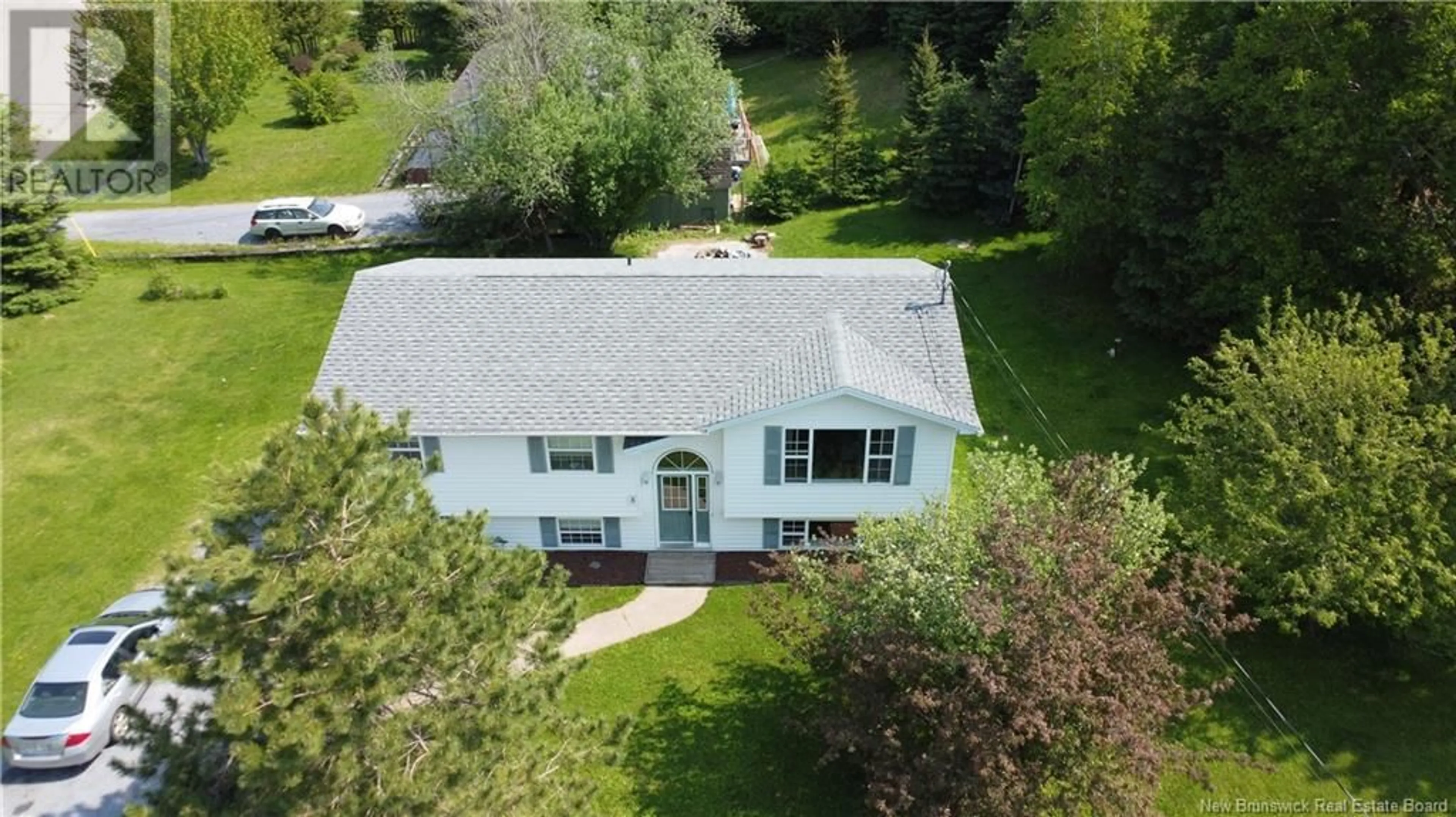 A pic from outside/outdoor area/front of a property/back of a property/a pic from drone, unknown for 5 VERNON AVENUE, Hampton New Brunswick E5N5N1
