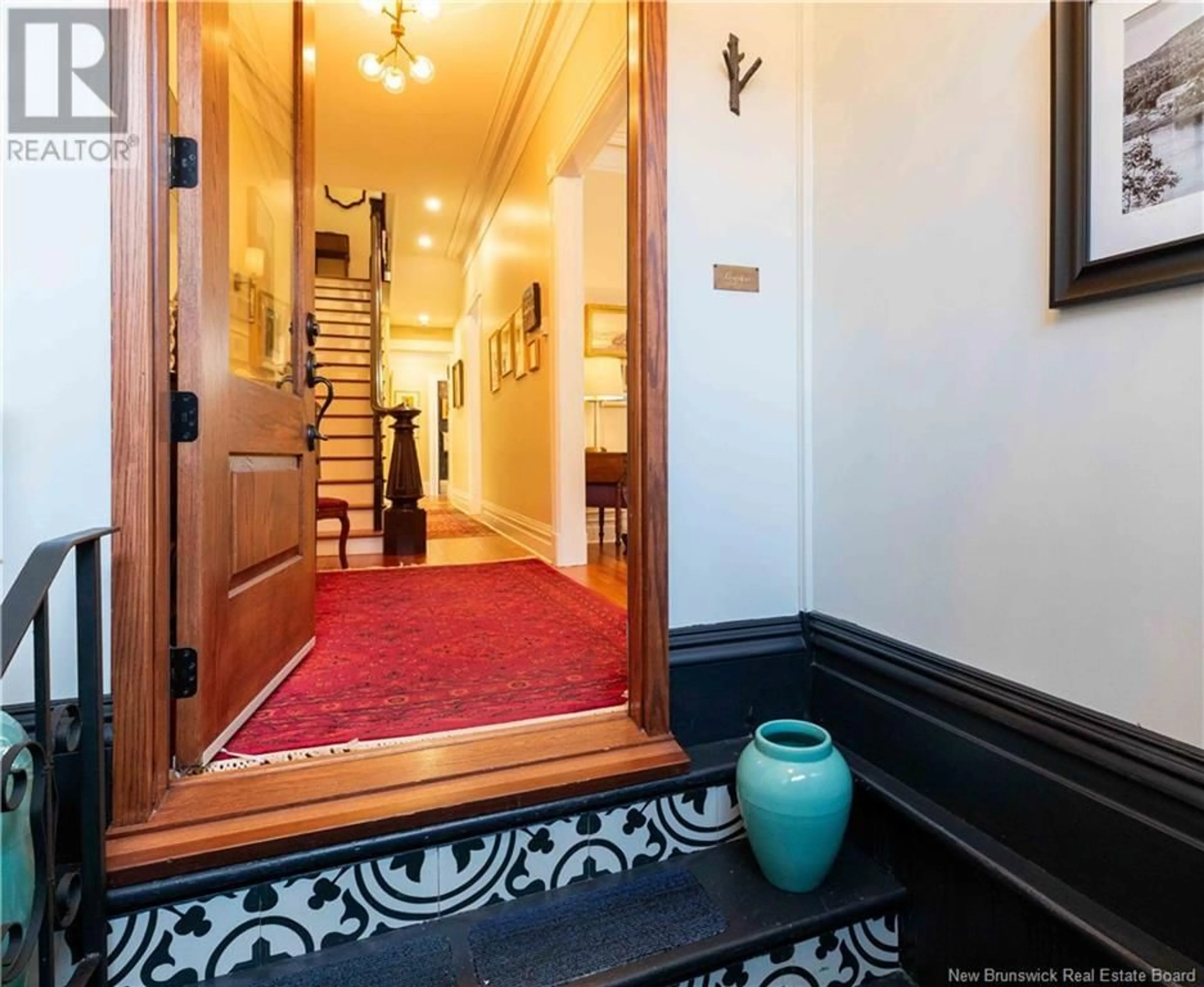 Indoor foyer for 38 DUKE STREET, Saint John New Brunswick E2L1N1