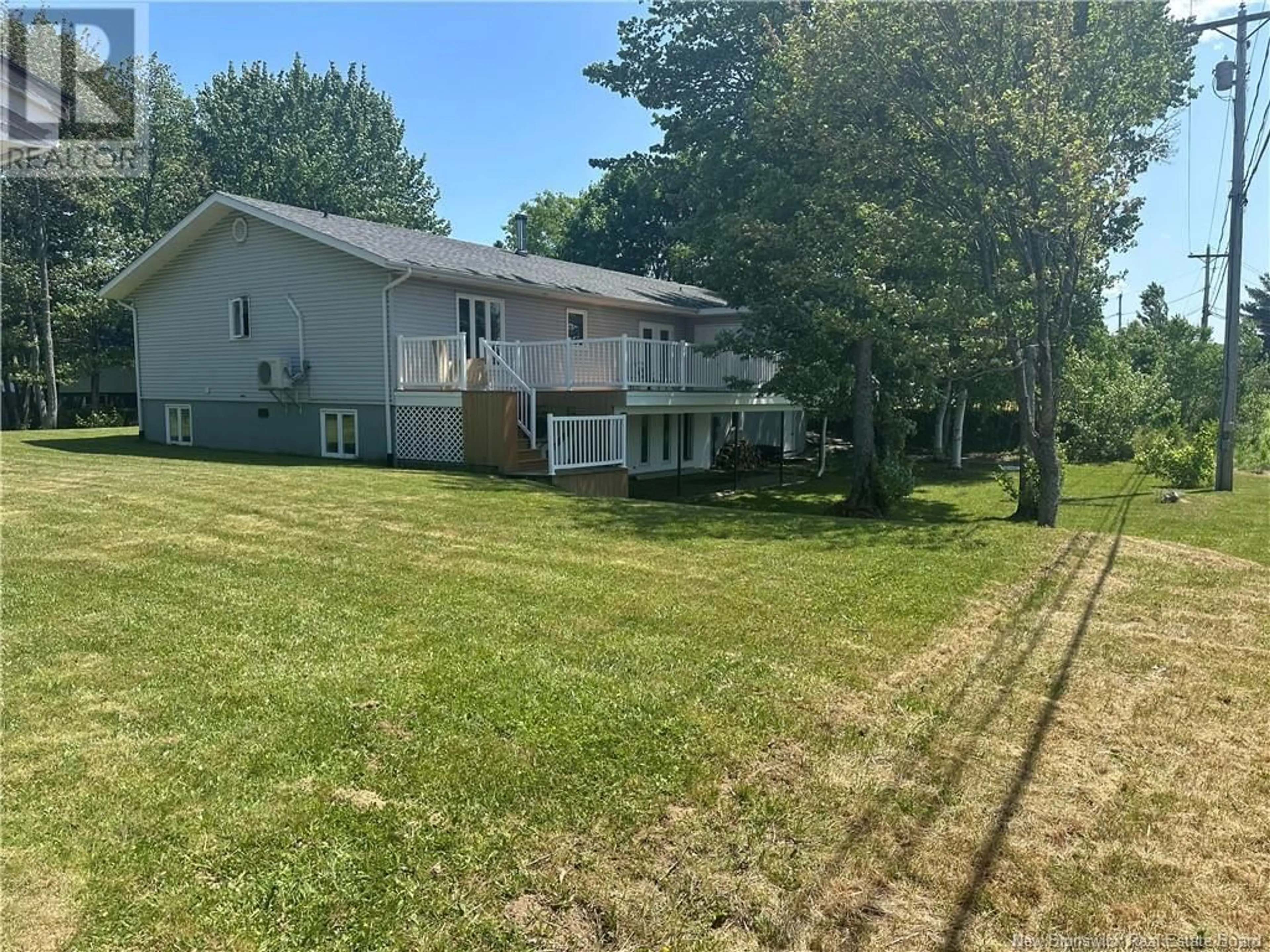 A pic from outside/outdoor area/front of a property/back of a property/a pic from drone, unknown for 1280 SMITH STREET, Bathurst New Brunswick E2A3V5