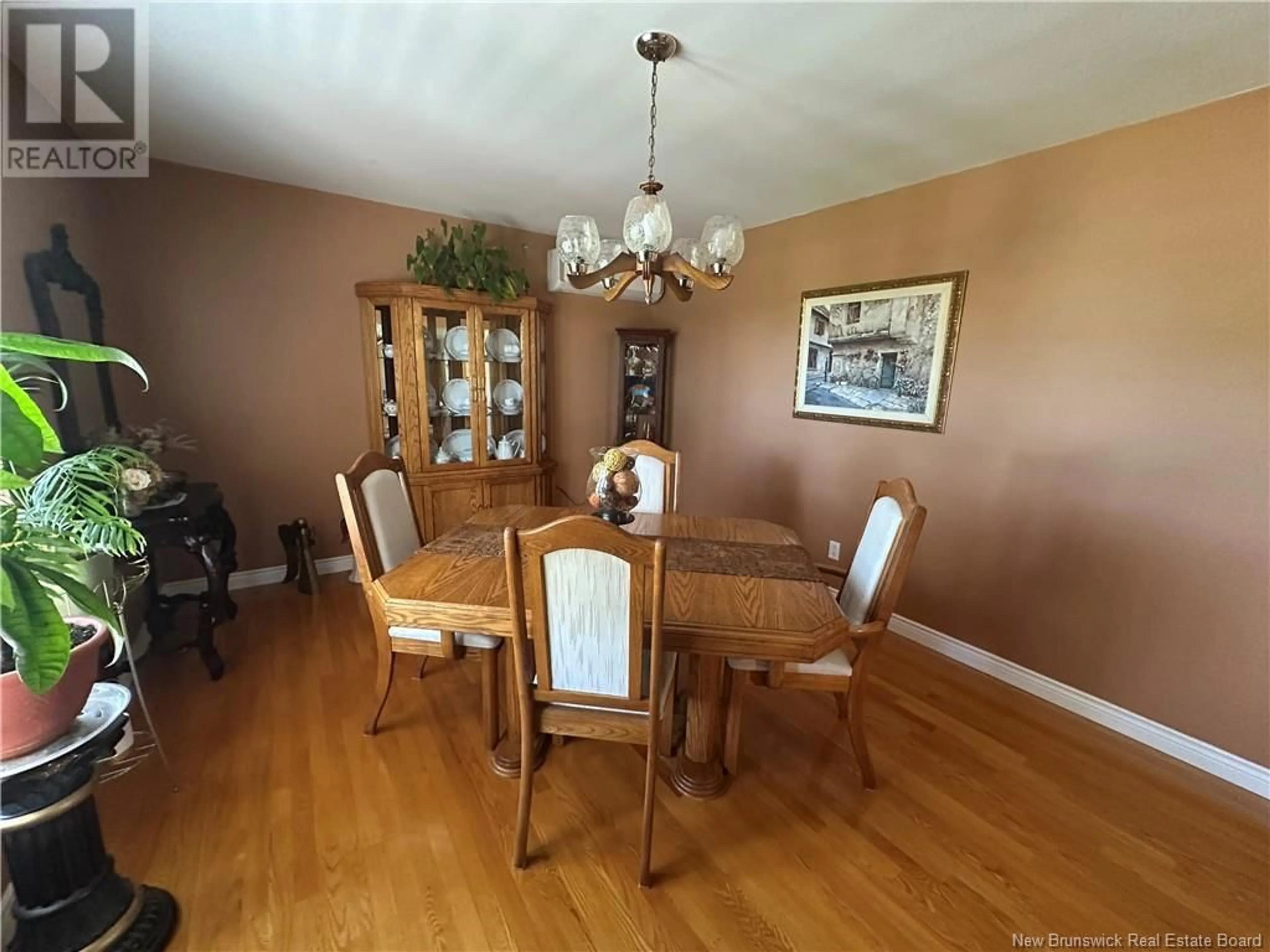 Dining room, wood/laminate floor for 1280 SMITH STREET, Bathurst New Brunswick E2A3V5