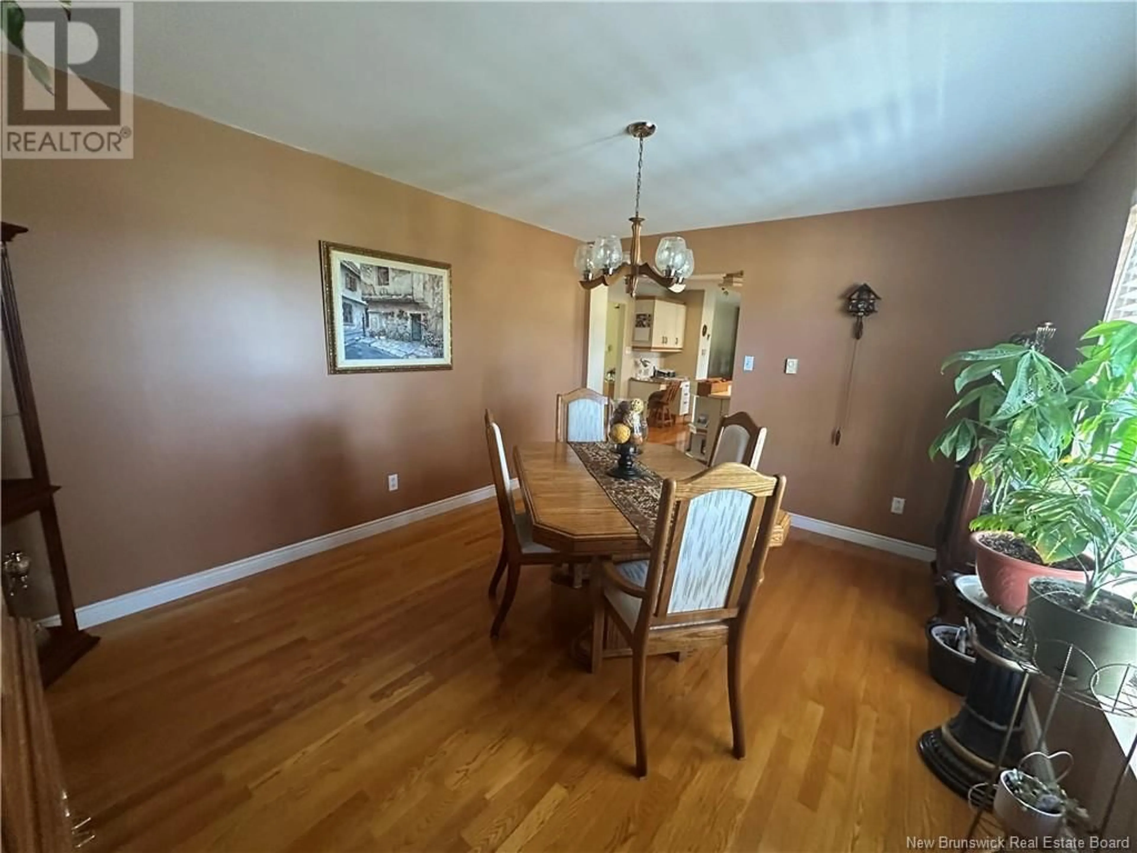 Dining room, wood/laminate floor for 1280 SMITH STREET, Bathurst New Brunswick E2A3V5
