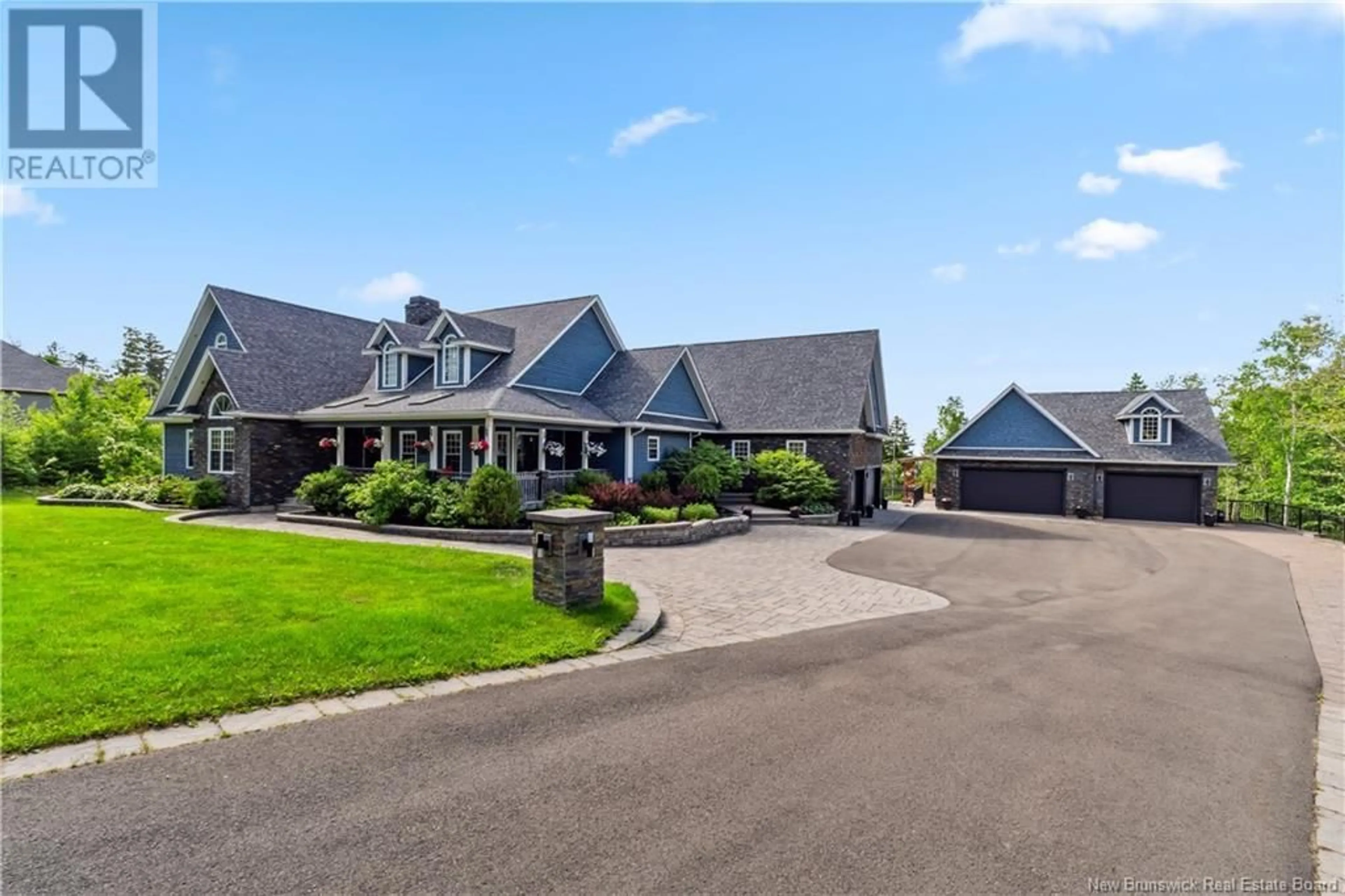 A pic from outside/outdoor area/front of a property/back of a property/a pic from drone, street for 81 THORNCASTLE, Moncton New Brunswick E1G0S6