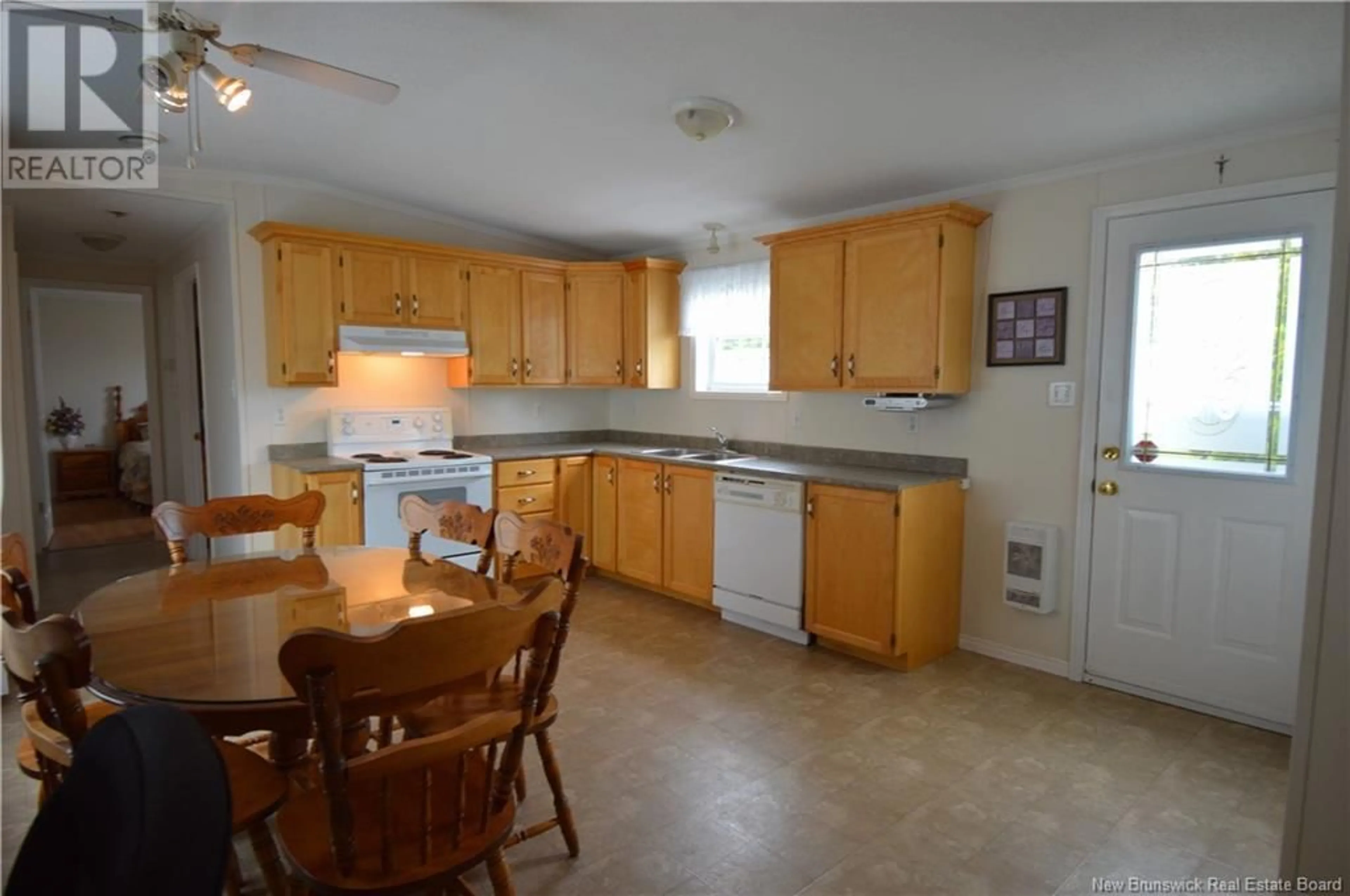 Standard kitchen, ceramic/tile floor for 625 CHAMPLAIN STREET, Shediac New Brunswick E4P9C8