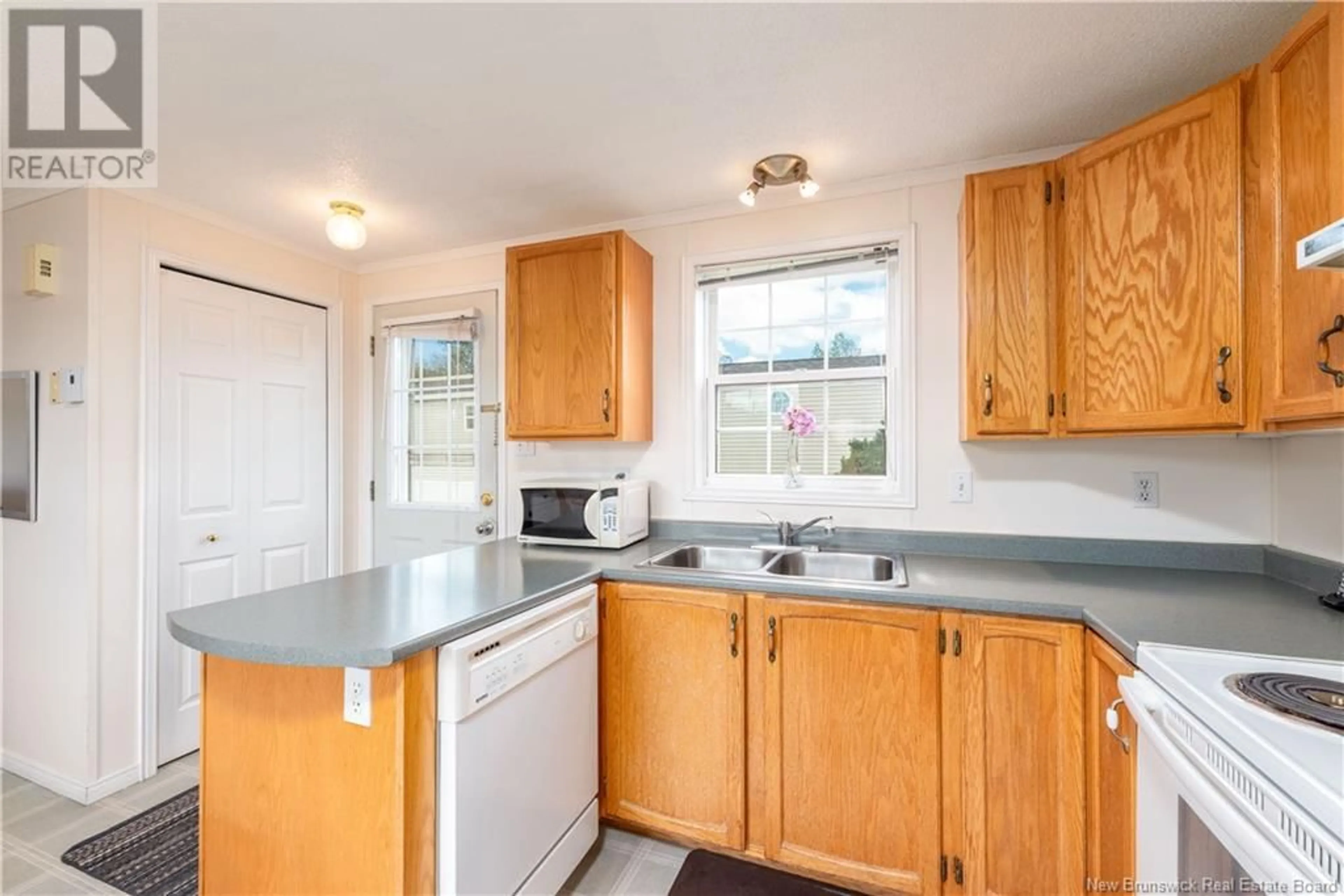 Standard kitchen, unknown for 54 ULYSSE, Dieppe New Brunswick E1A7C1
