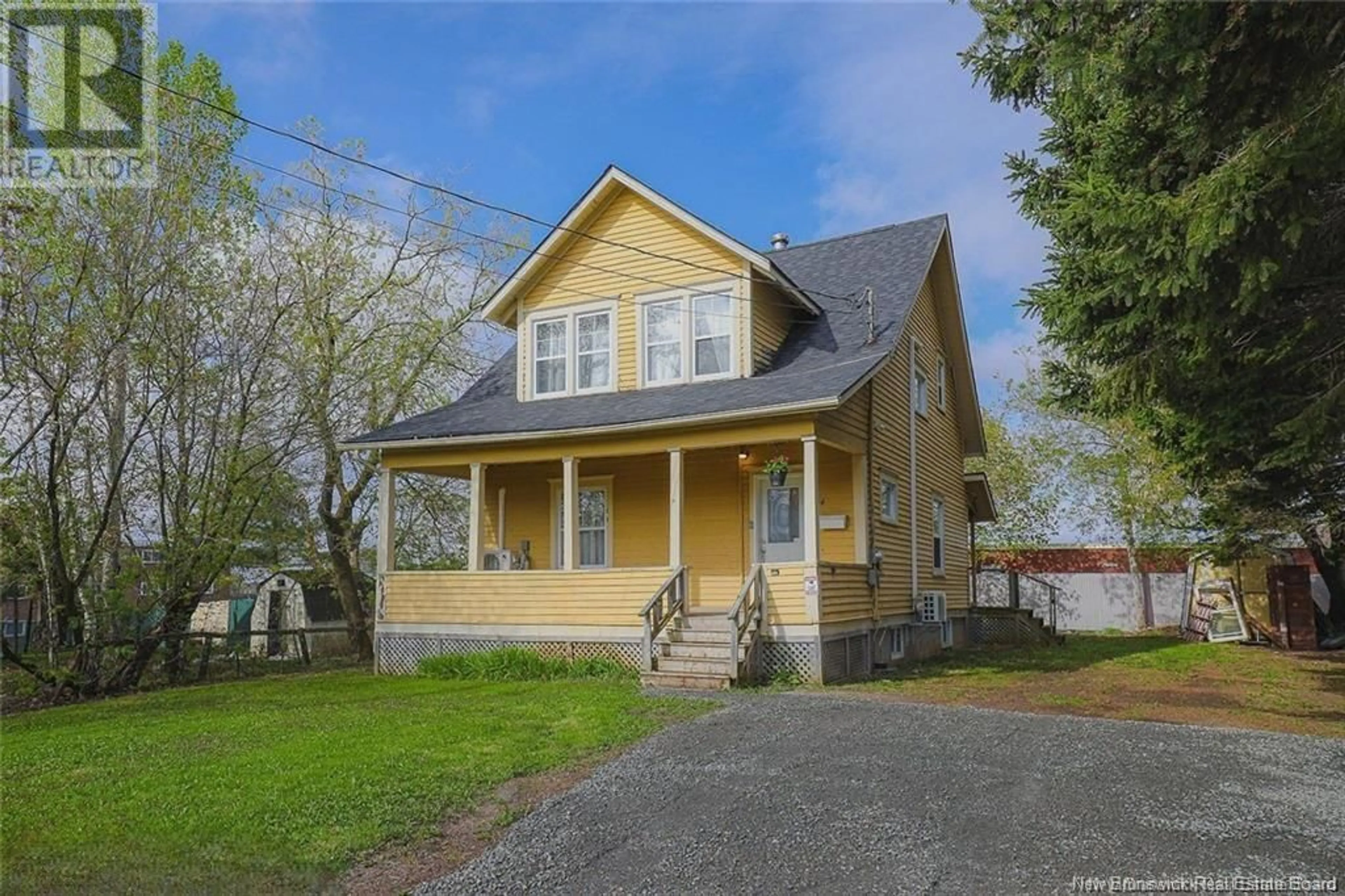 Home with vinyl exterior material, street for 34 MASTERS, Moncton New Brunswick E1A4S1