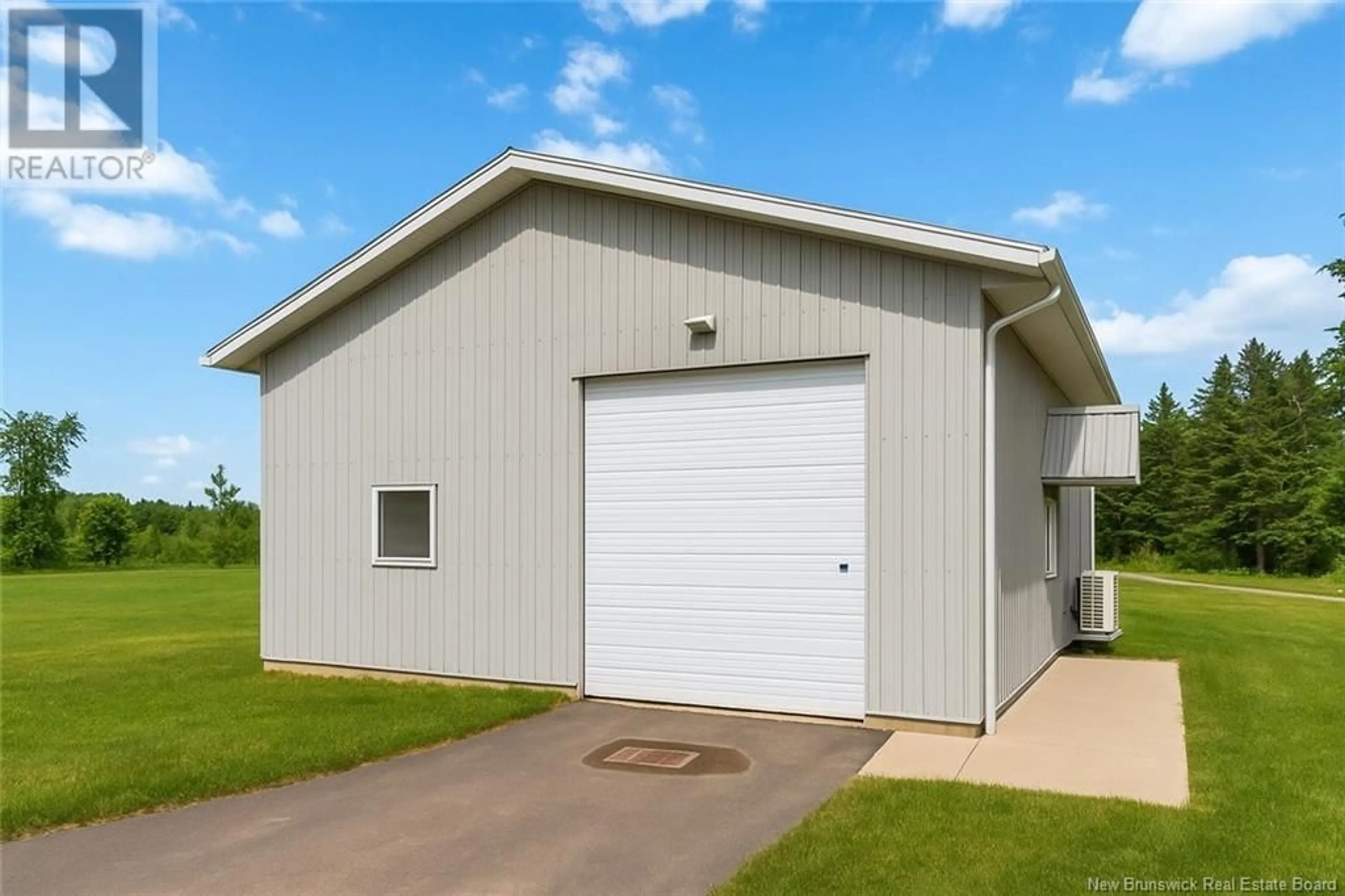 Indoor garage for 3576 ROUTE 132, Scoudouc New Brunswick E4P2Z9
