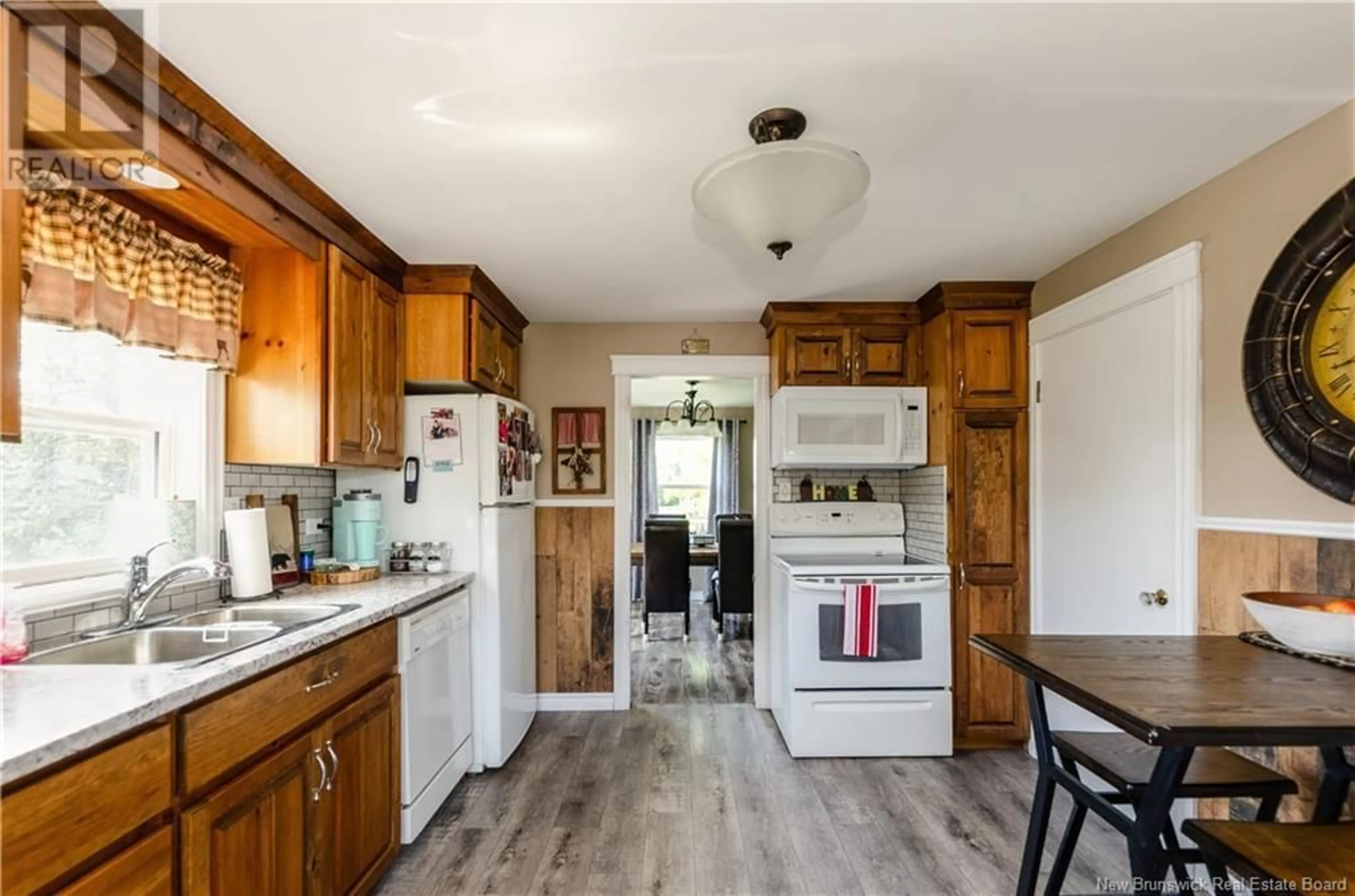 Standard kitchen, wood/laminate floor for 3002 MAIN STREET, Salisbury New Brunswick E4J2L3