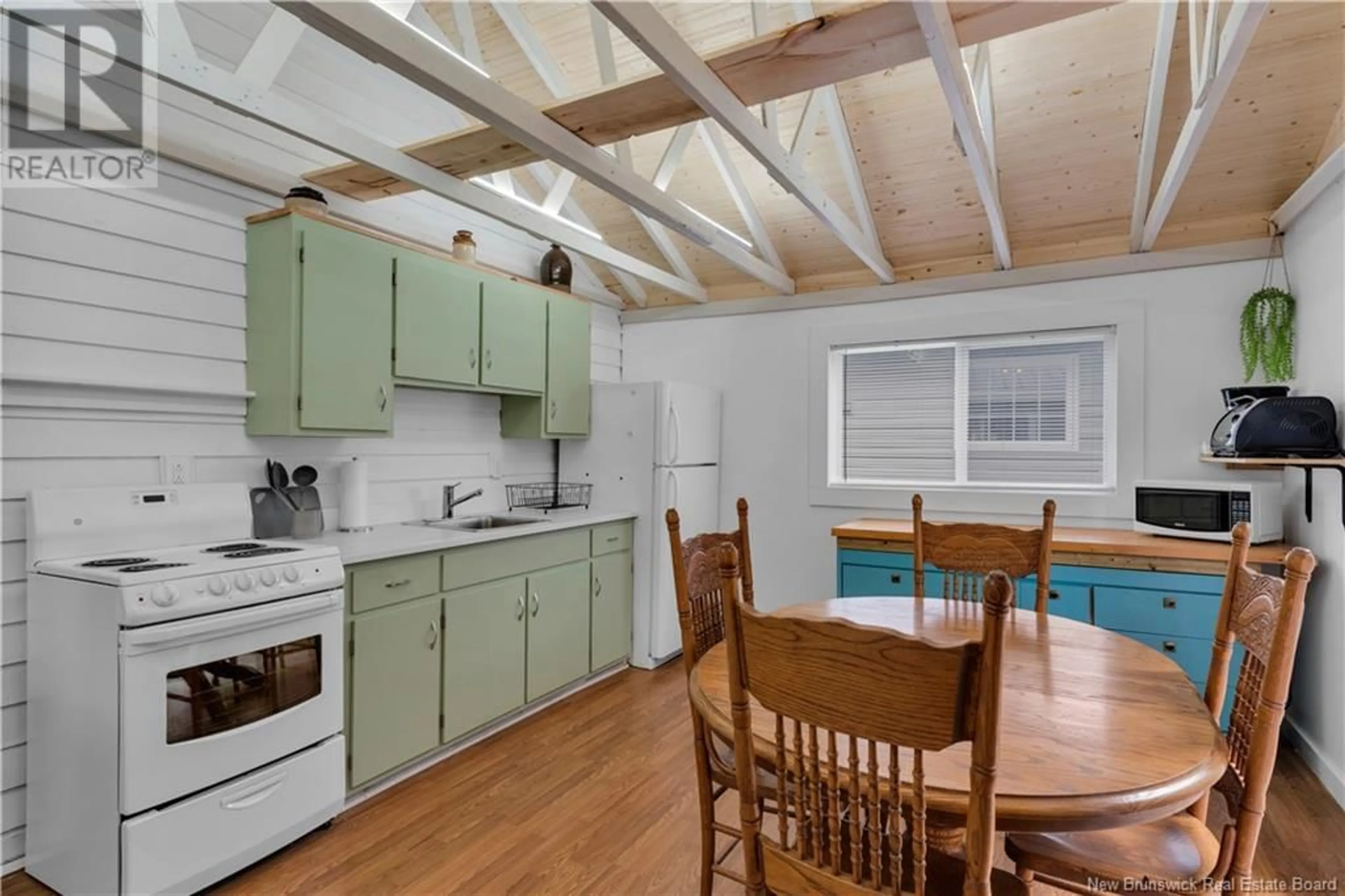 Standard kitchen, unknown for 44 FIRST AVENUE, Pointe-Du-Chêne New Brunswick E4P4G3