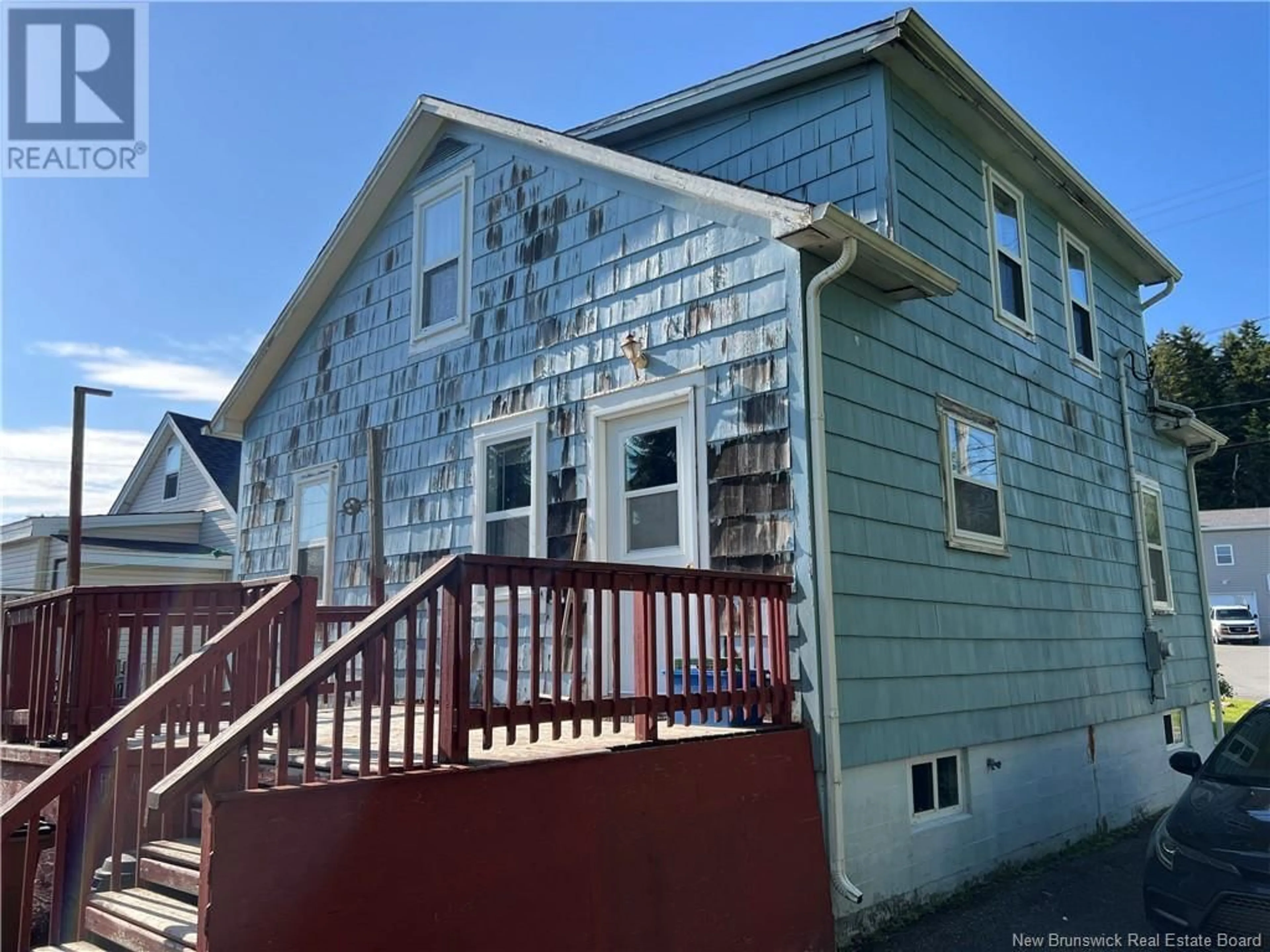 Home with vinyl exterior material, building for 16 BROADWAY AVENUE, Saint John New Brunswick E2H1Z7