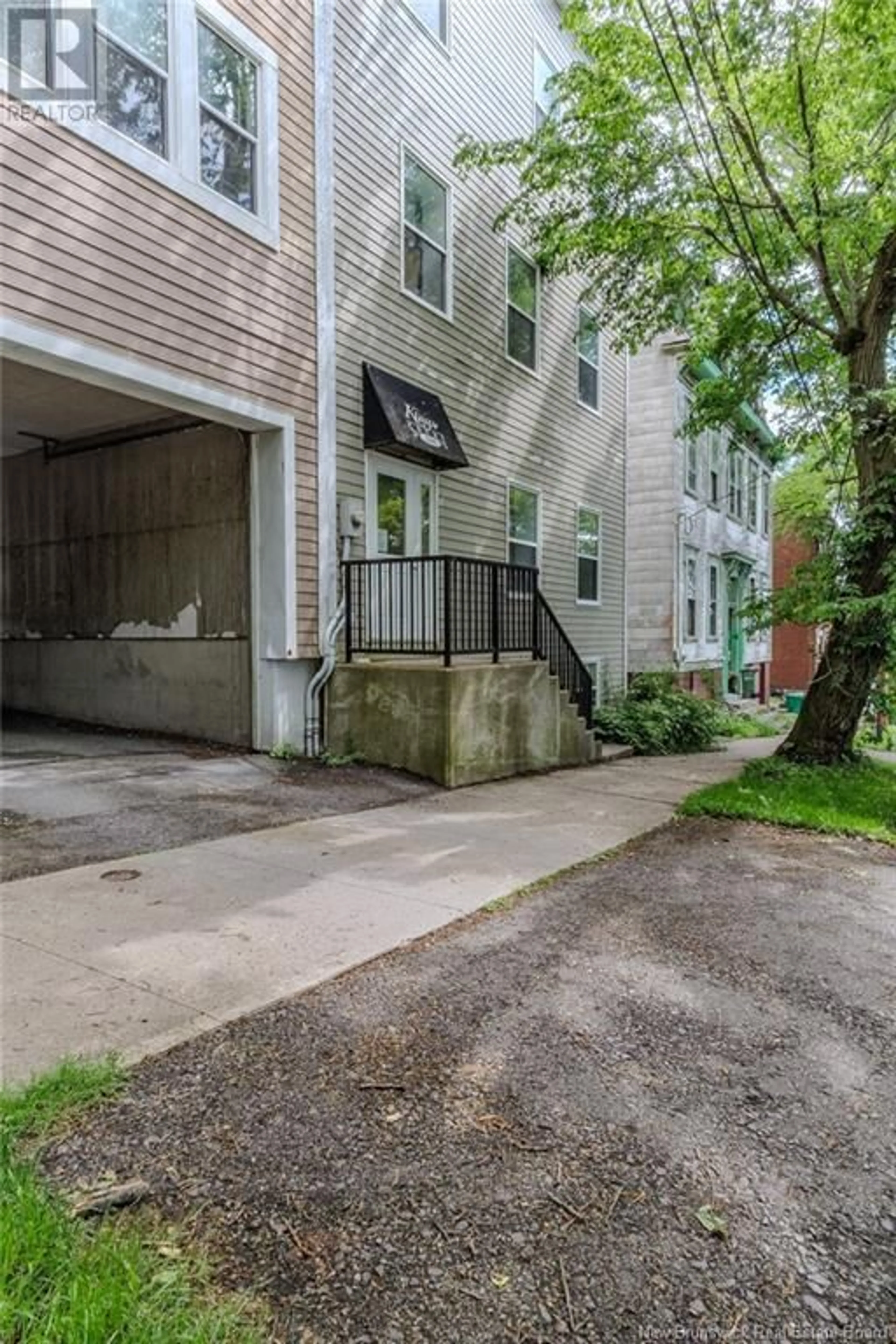 Unknown for 2 - 215 KING EAST STREET, Saint John New Brunswick E2L1H2