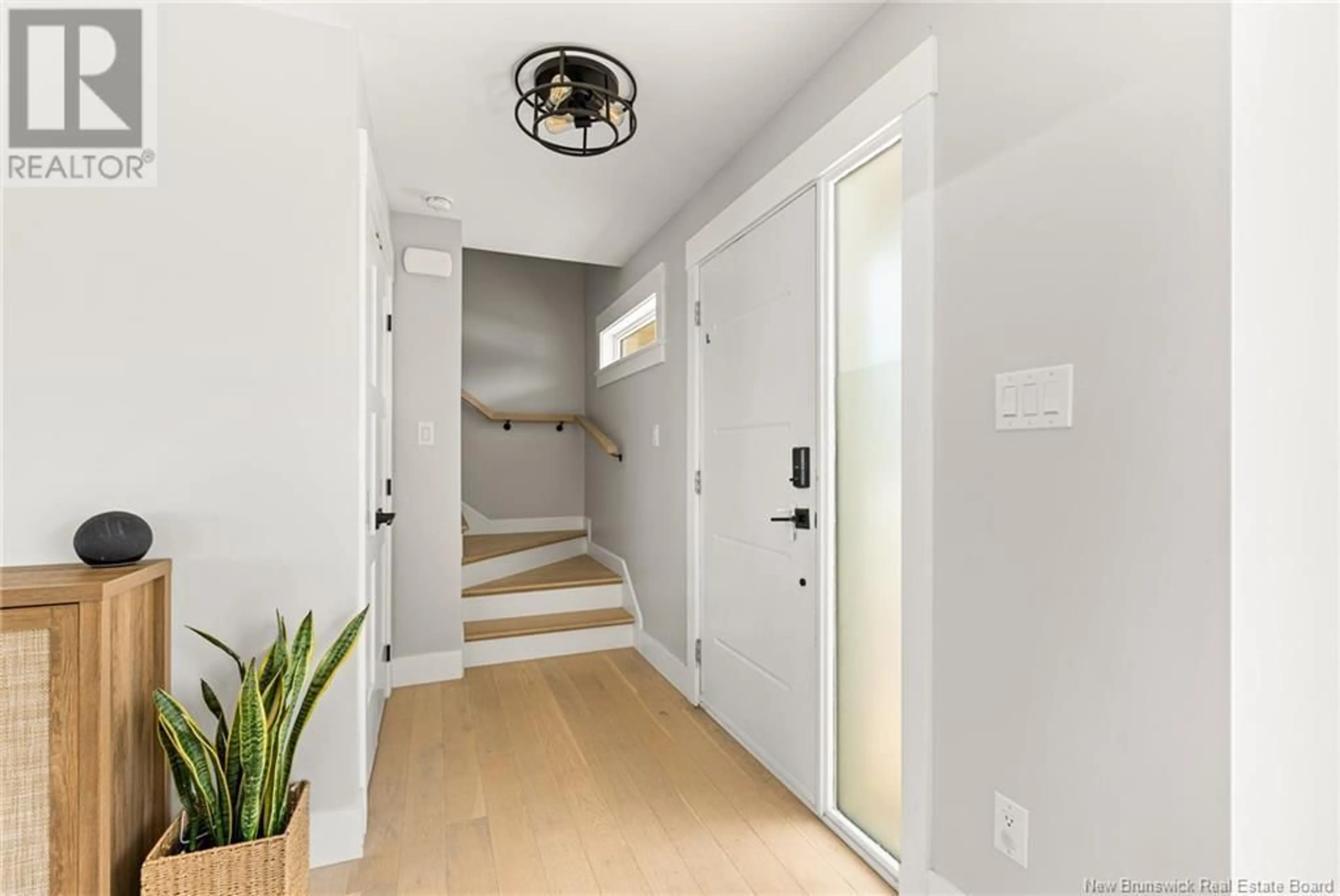 Indoor entryway for 98 DES ELEVES STREET, Dieppe New Brunswick E1A4V6