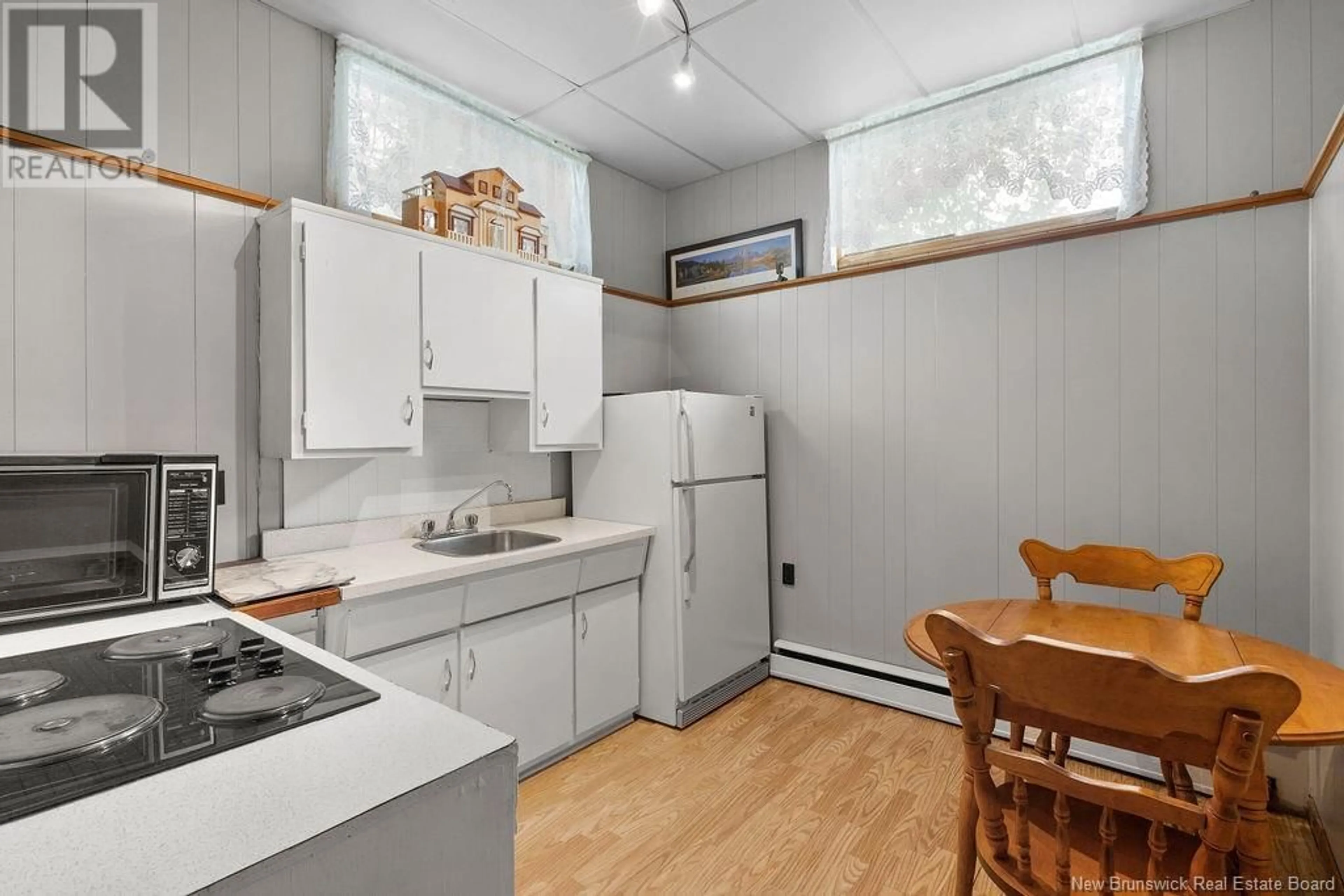 Standard kitchen, unknown for 97 UNIVERSITY AVENUE, Miramichi New Brunswick E1N2V6