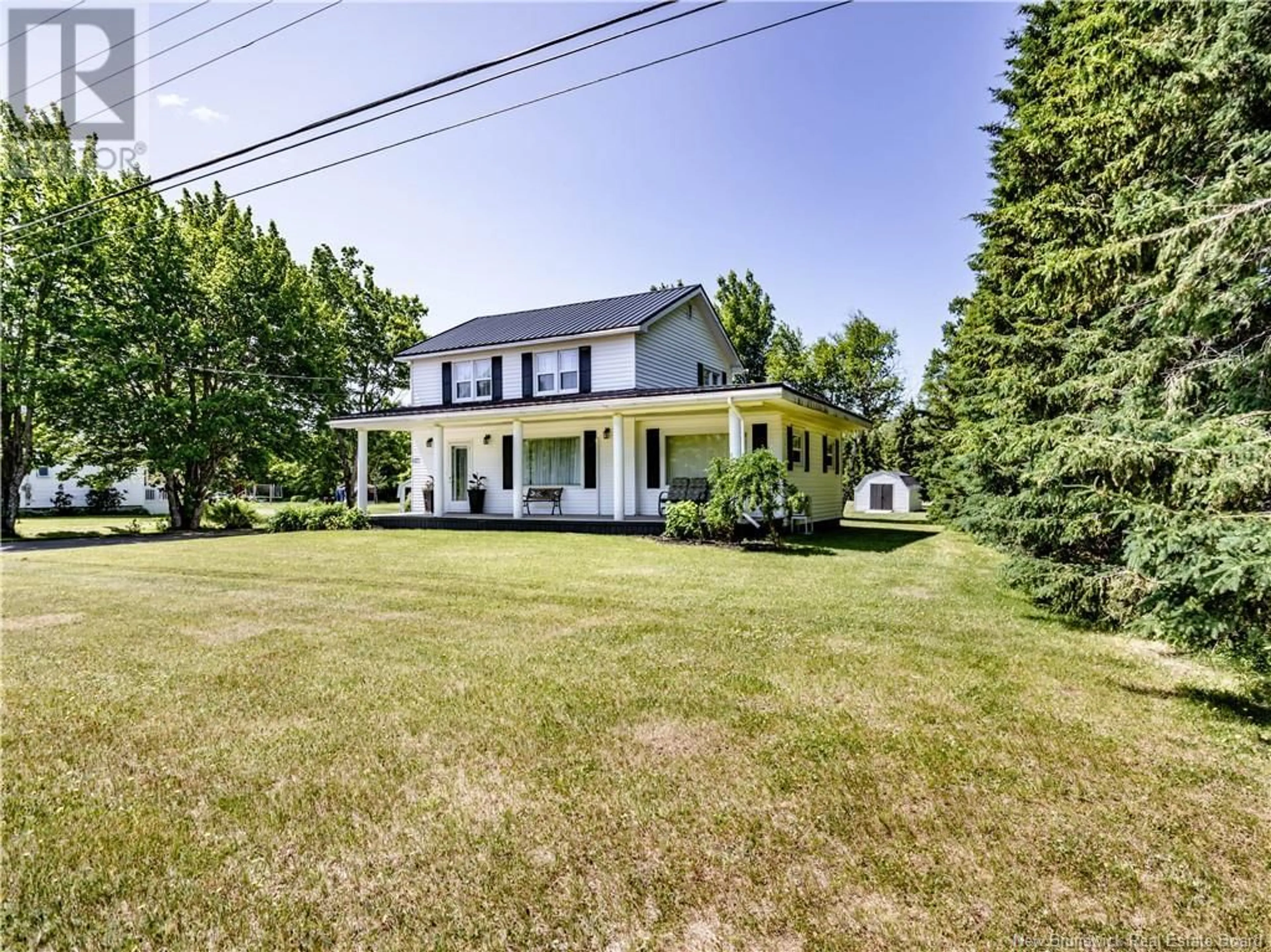 A pic from outside/outdoor area/front of a property/back of a property/a pic from drone, street for 9540 MAIN STREET, Richibucto New Brunswick E4W4E4