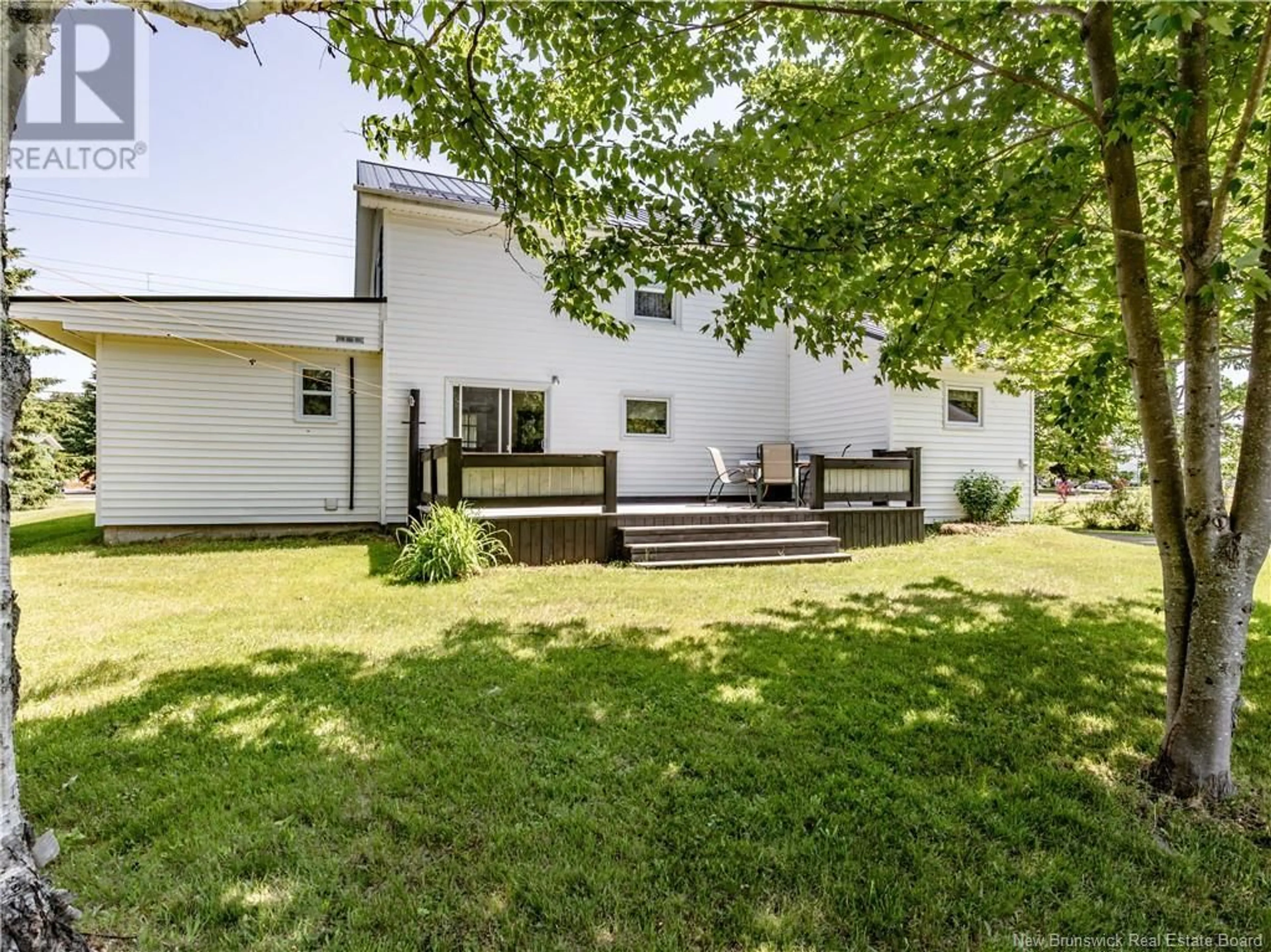 A pic from outside/outdoor area/front of a property/back of a property/a pic from drone, street for 9540 MAIN STREET, Richibucto New Brunswick E4W4E4