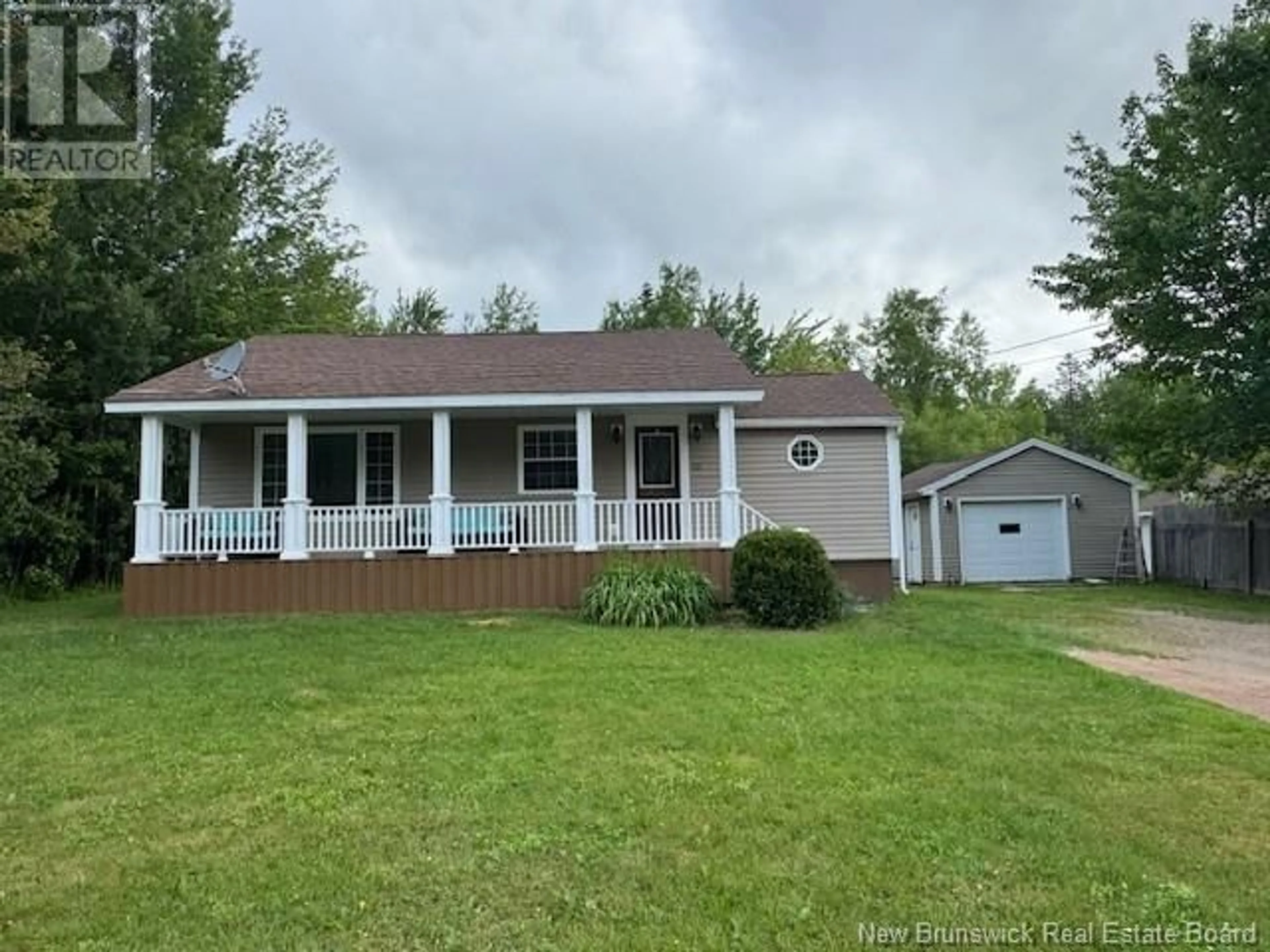 A pic from outside/outdoor area/front of a property/back of a property/a pic from drone, unknown for 63 KING STREET, Petitcodiac New Brunswick E4Z4K9