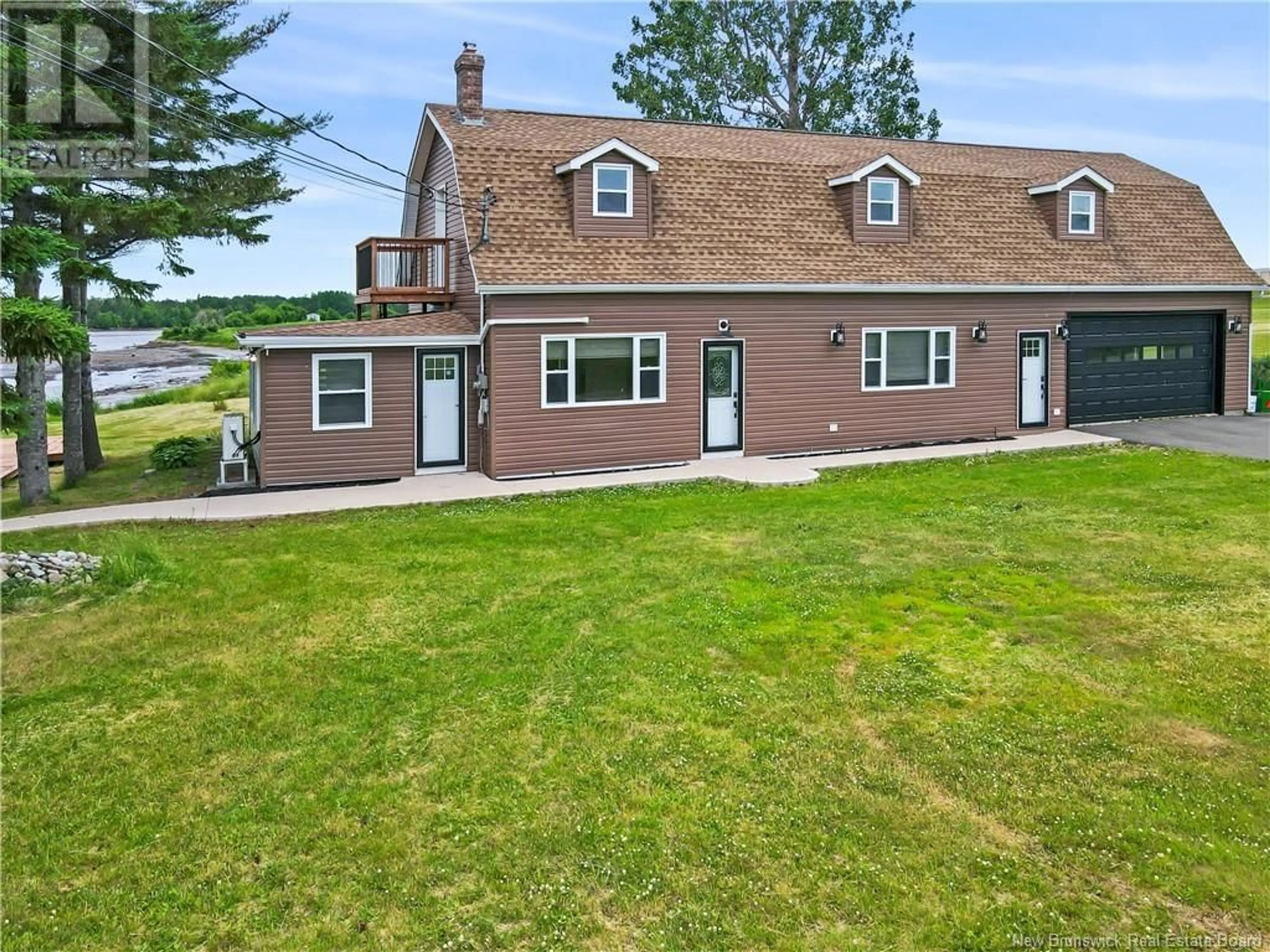 A pic from outside/outdoor area/front of a property/back of a property/a pic from drone, water/lake/river/ocean view for 2785 ROUTE 515, Sainte-Marie-De-Kent New Brunswick E4S2E7