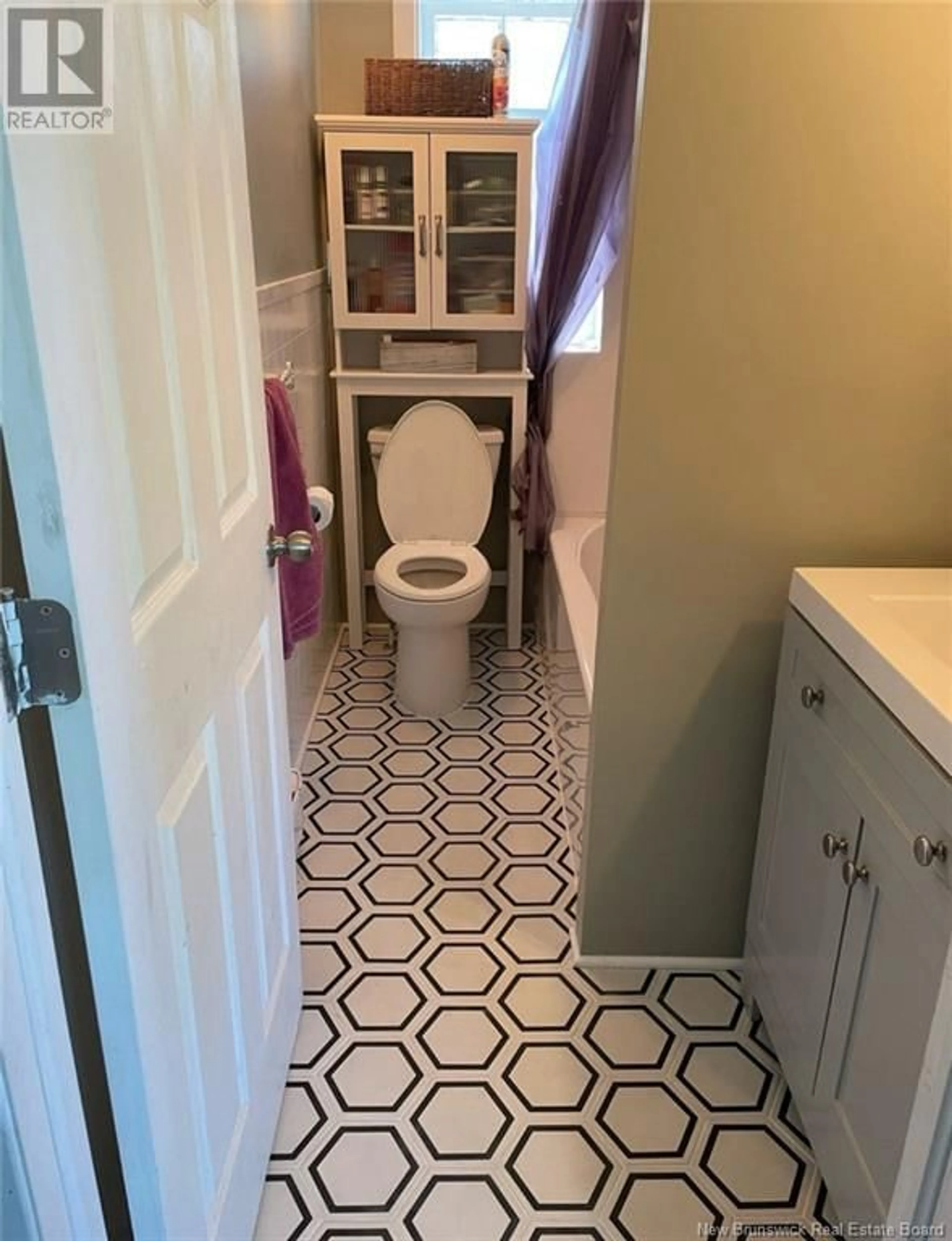 Standard bathroom, ceramic/tile floor for 105 COURTENAY AVENUE, Saint John New Brunswick E2J1N2