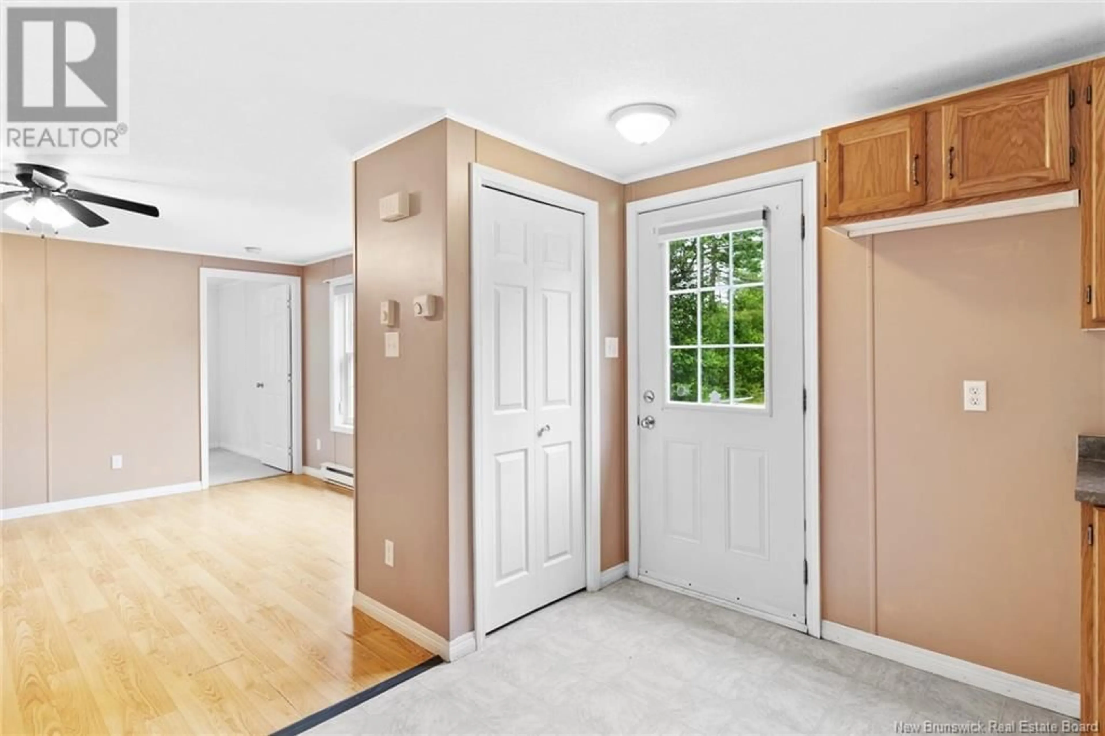 Indoor entryway for 34 LAKE ROAD, South Oromocto Lake New Brunswick E5L2S8
