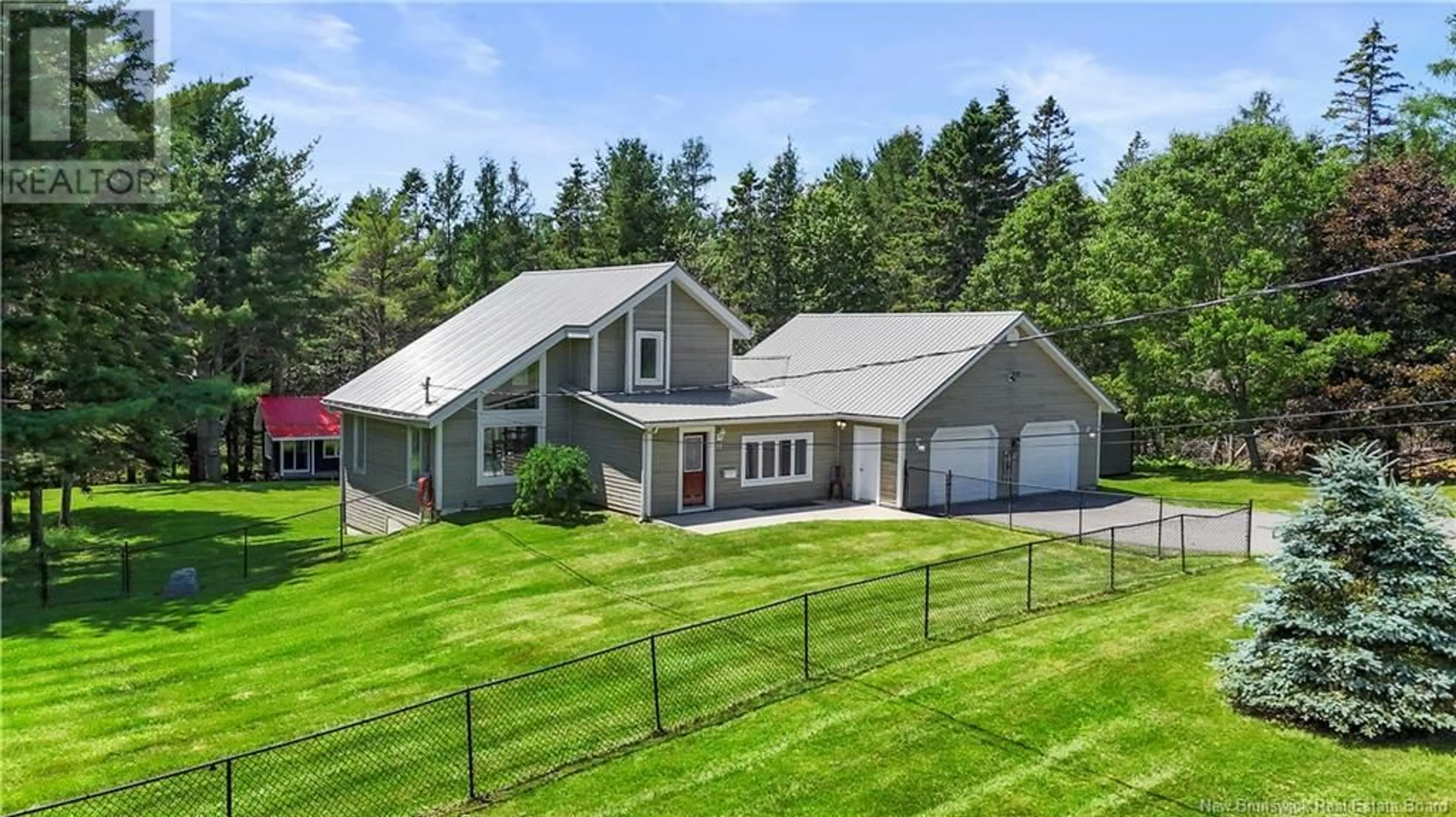 A pic from outside/outdoor area/front of a property/back of a property/a pic from drone, unknown for 25 BELLE DRIVE, Douglas New Brunswick E3G7Z6