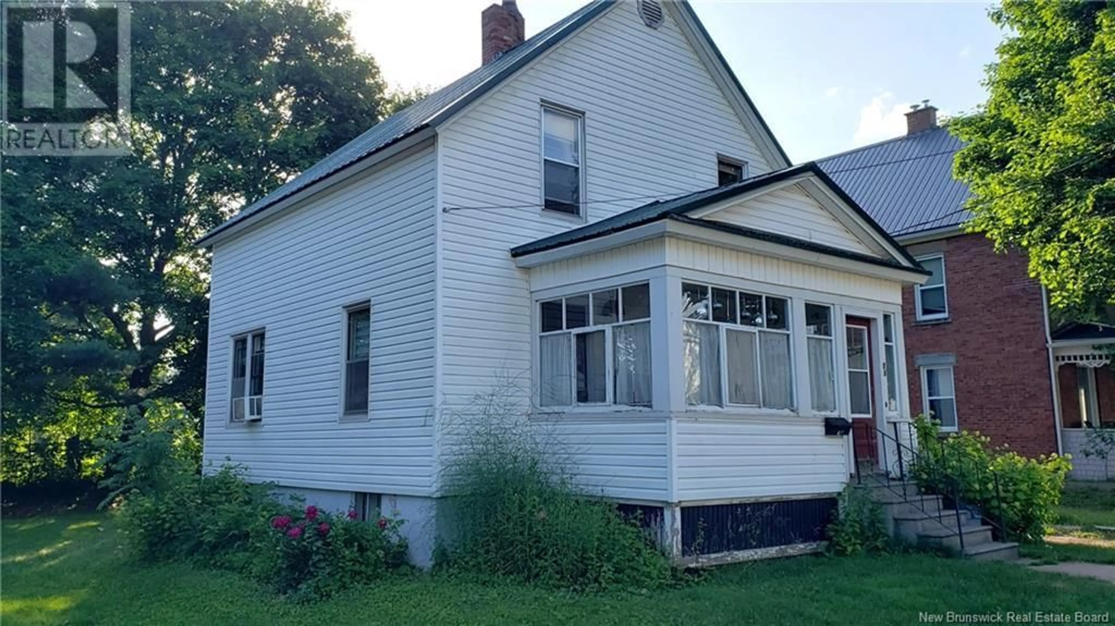 Home with vinyl exterior material, building for 56 ESSEX STREET, Sussex New Brunswick E4E1K1