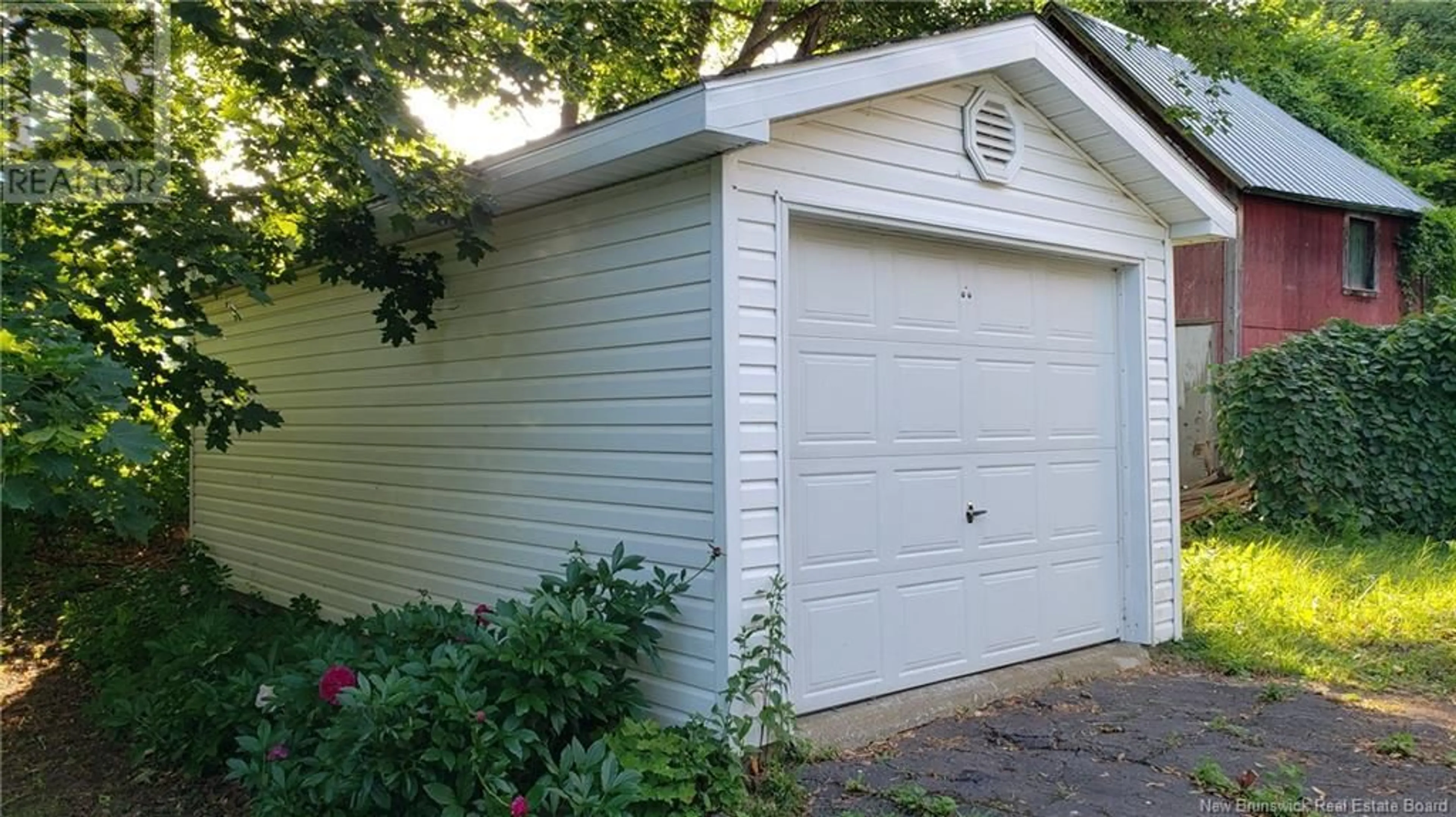 Indoor garage for 56 ESSEX STREET, Sussex New Brunswick E4E1K1