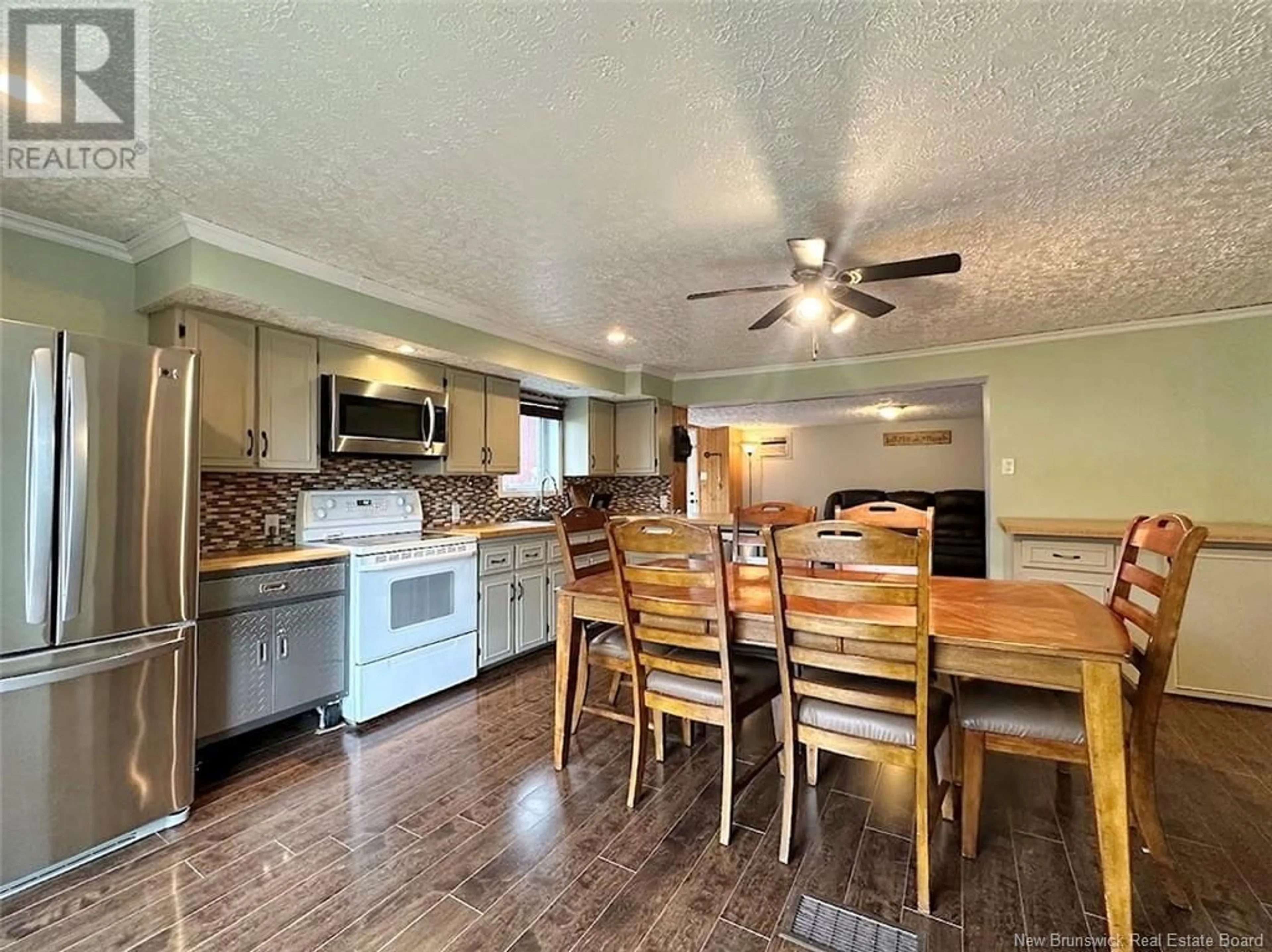Open concept kitchen, unknown for 1926 COMMERCIALE STREET, Saint-François-de-Madawaska New Brunswick E7A1A9