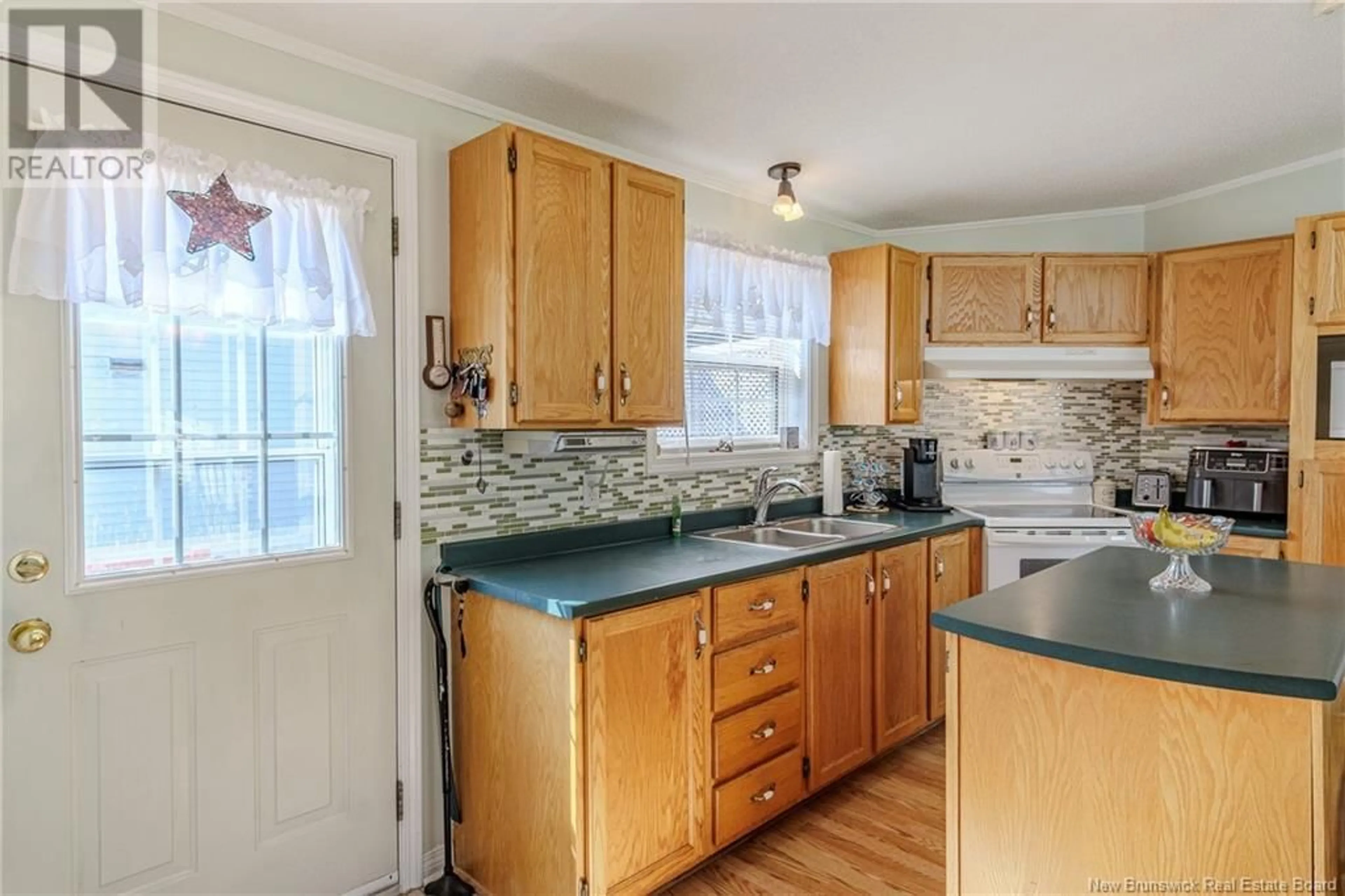 Standard kitchen, unknown for 116 ELM LANE, Quispamsis New Brunswick E2G1T5