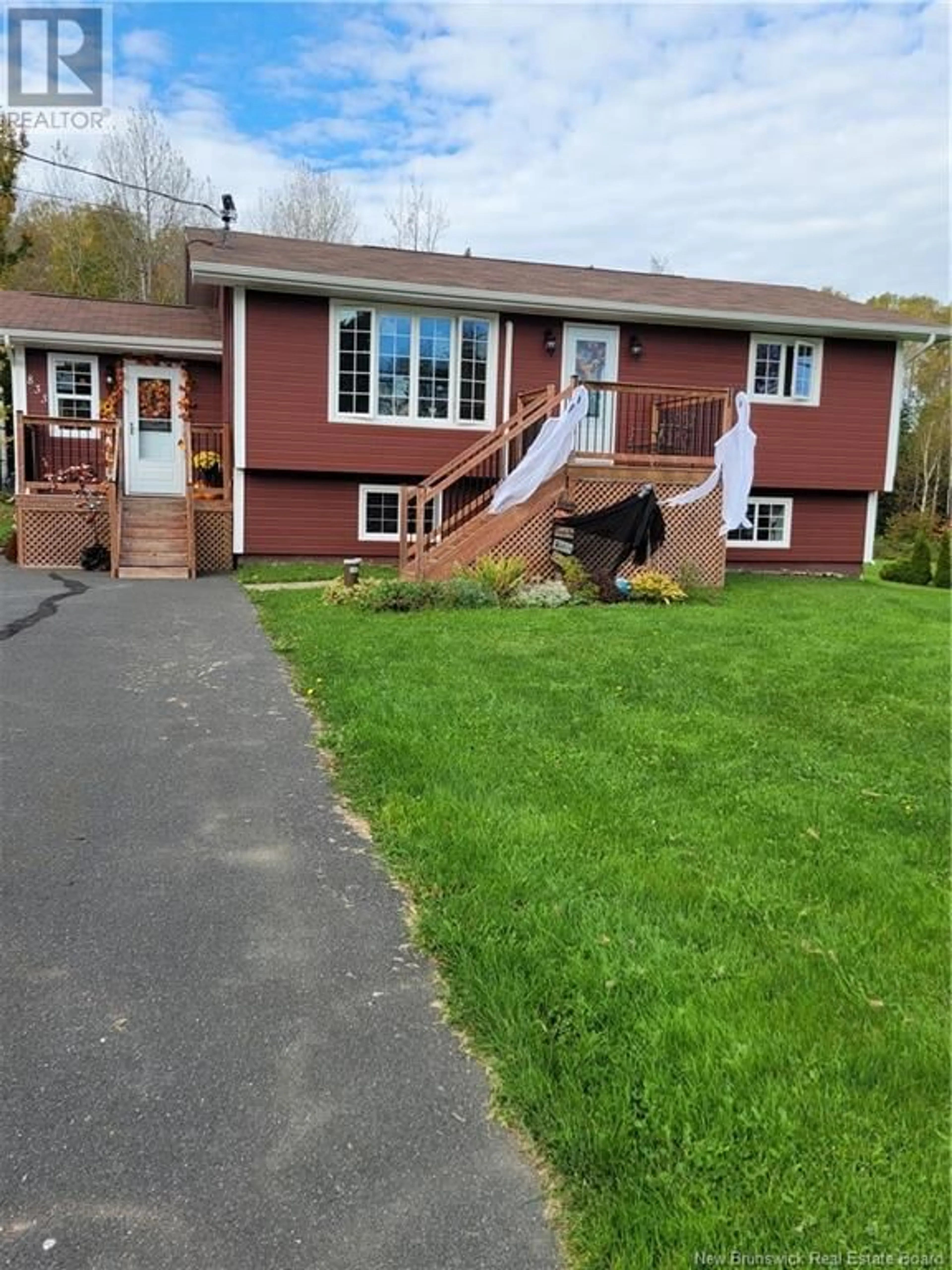 Home with vinyl exterior material, street for 833 ROUTE 315, Dunlop New Brunswick E8K2M5