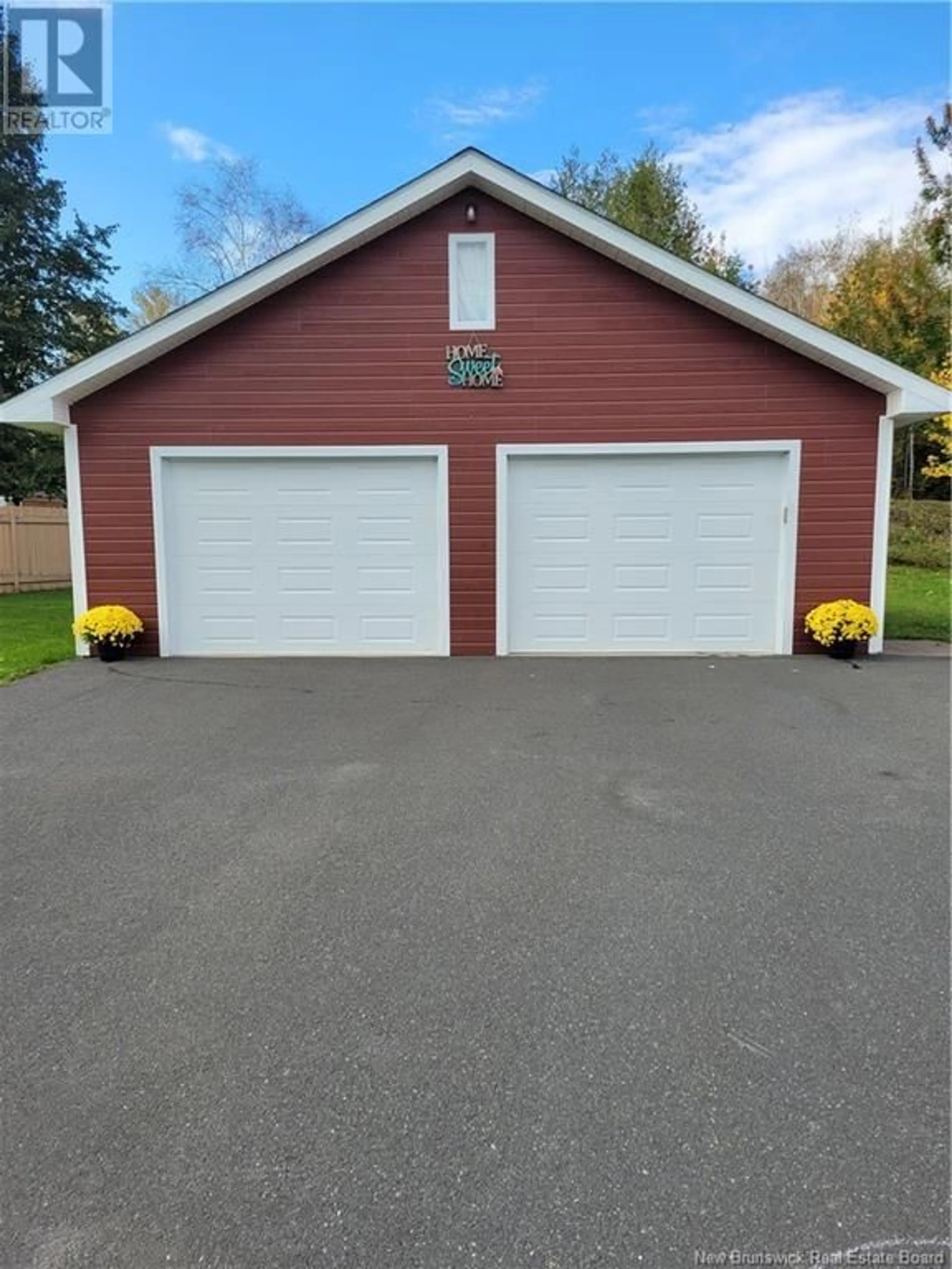 Indoor garage for 833 ROUTE 315, Dunlop New Brunswick E8K2M5