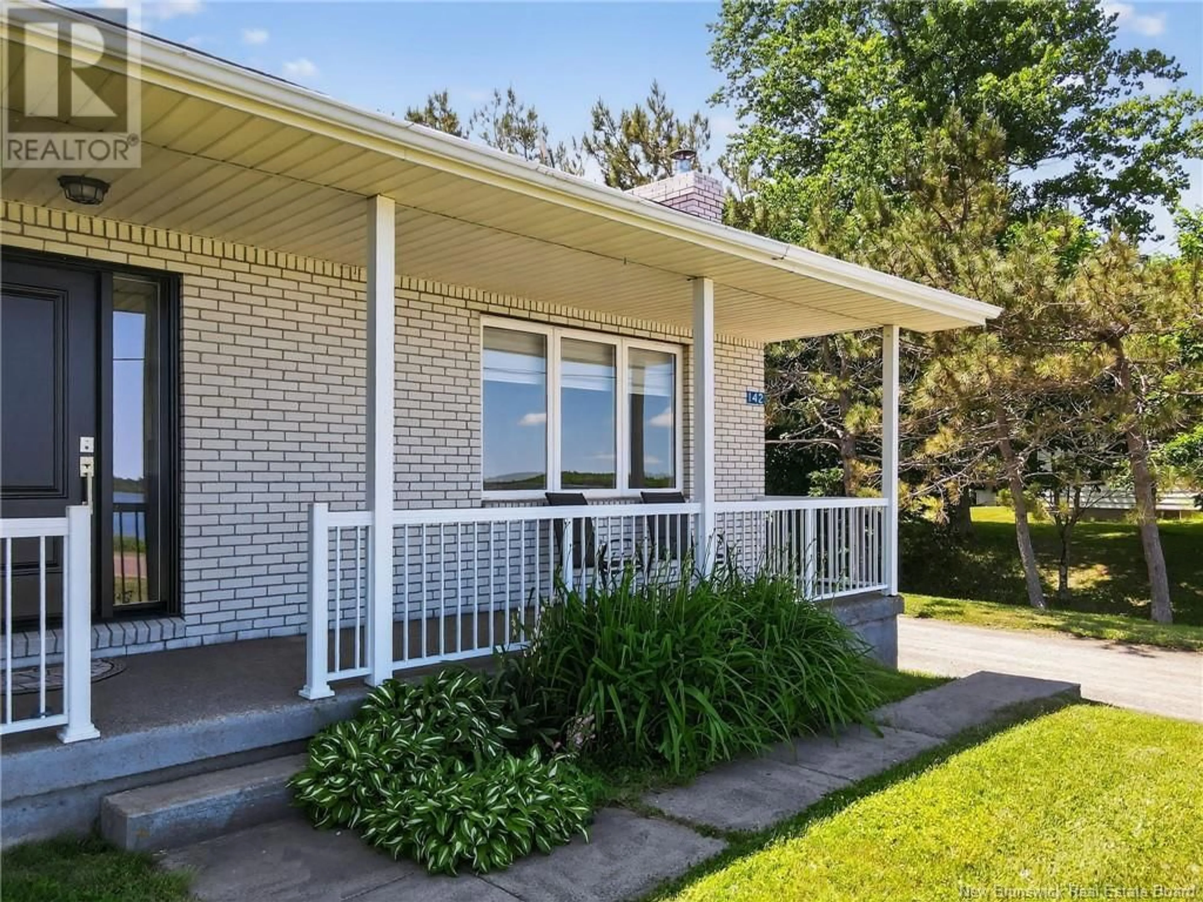 Home with vinyl exterior material, street for 142 POINTE DE L'EGLISE STREET, Aldouane New Brunswick E4W5H2
