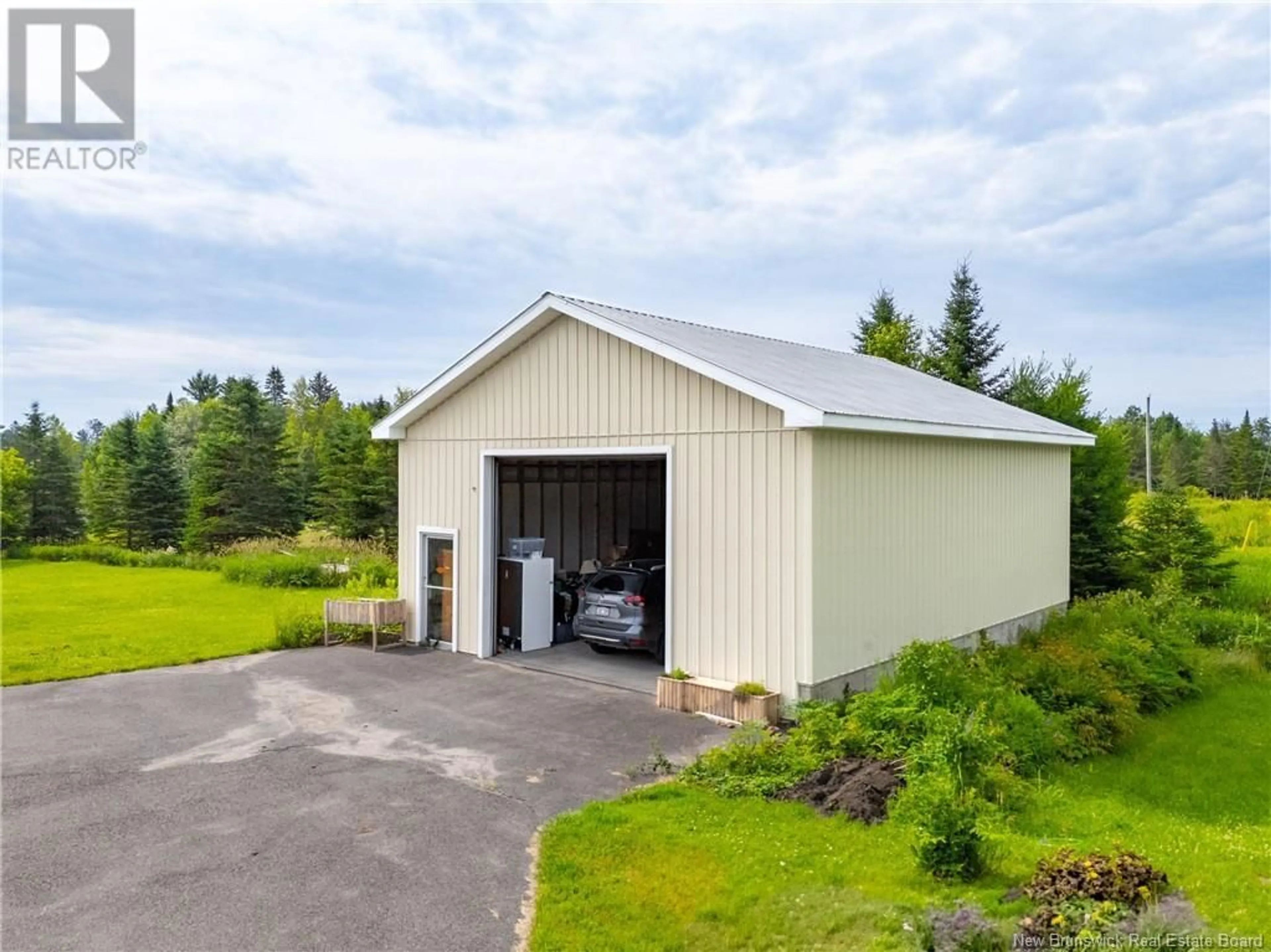 Indoor garage for 44 JONES FORKS ROAD, Burtts Corner New Brunswick E6L2R1