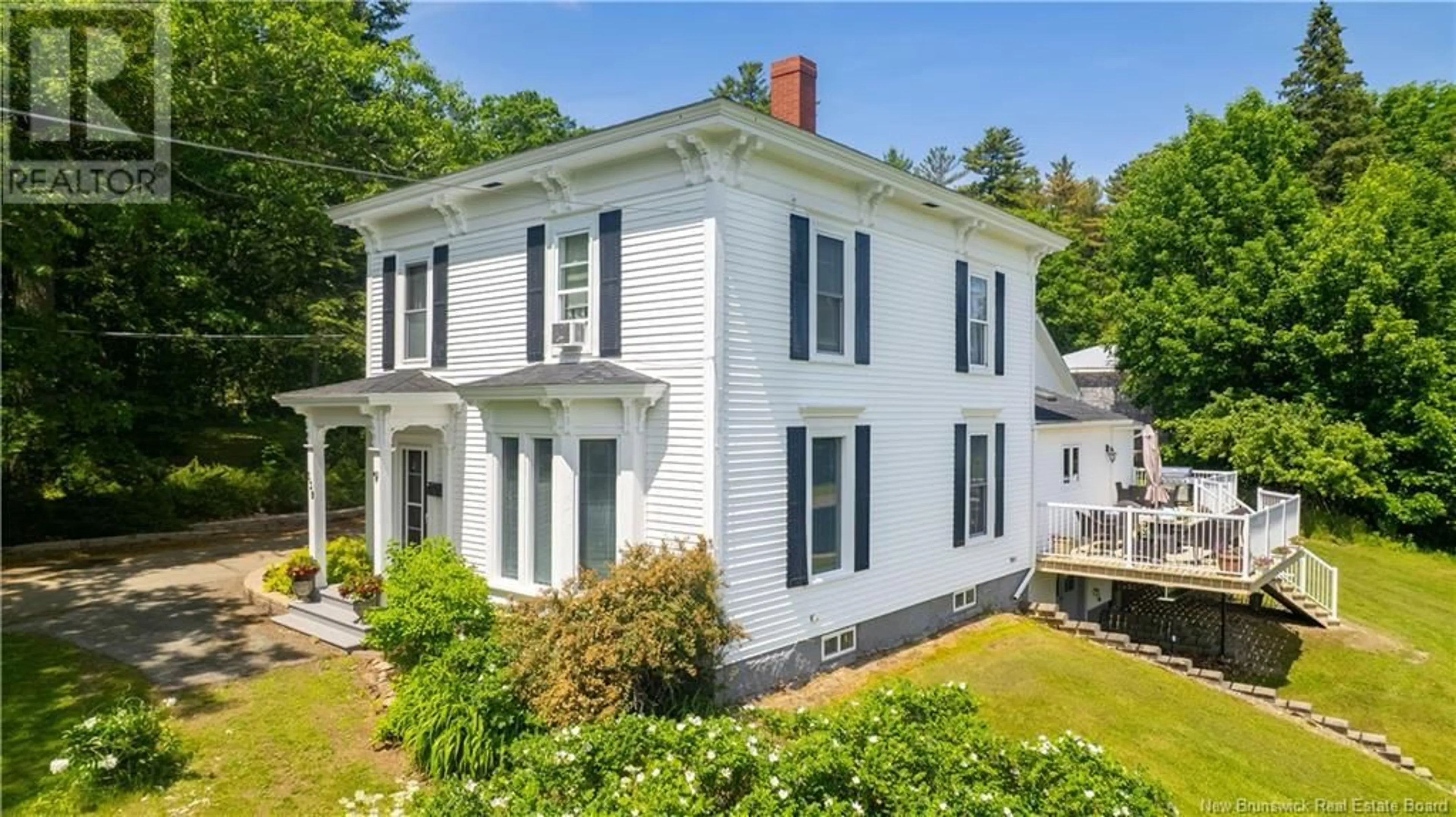 A pic from outside/outdoor area/front of a property/back of a property/a pic from drone, building for 129 PLEASANT, St. Stephen New Brunswick E3L1B4