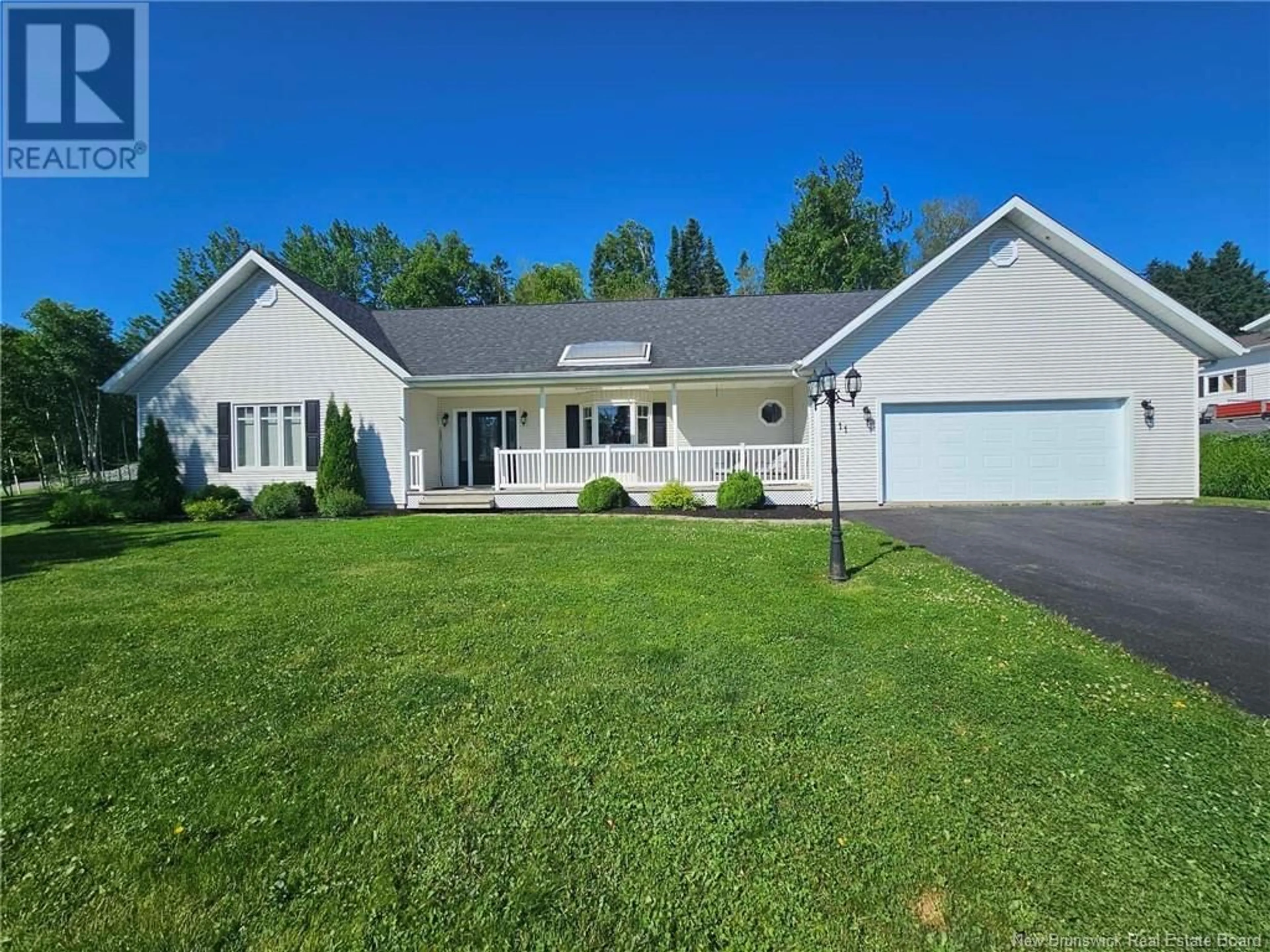 Home with vinyl exterior material, street for 11 HUGHES CRESCENT, Grand-Sault/Grand Falls New Brunswick E3Z2V4