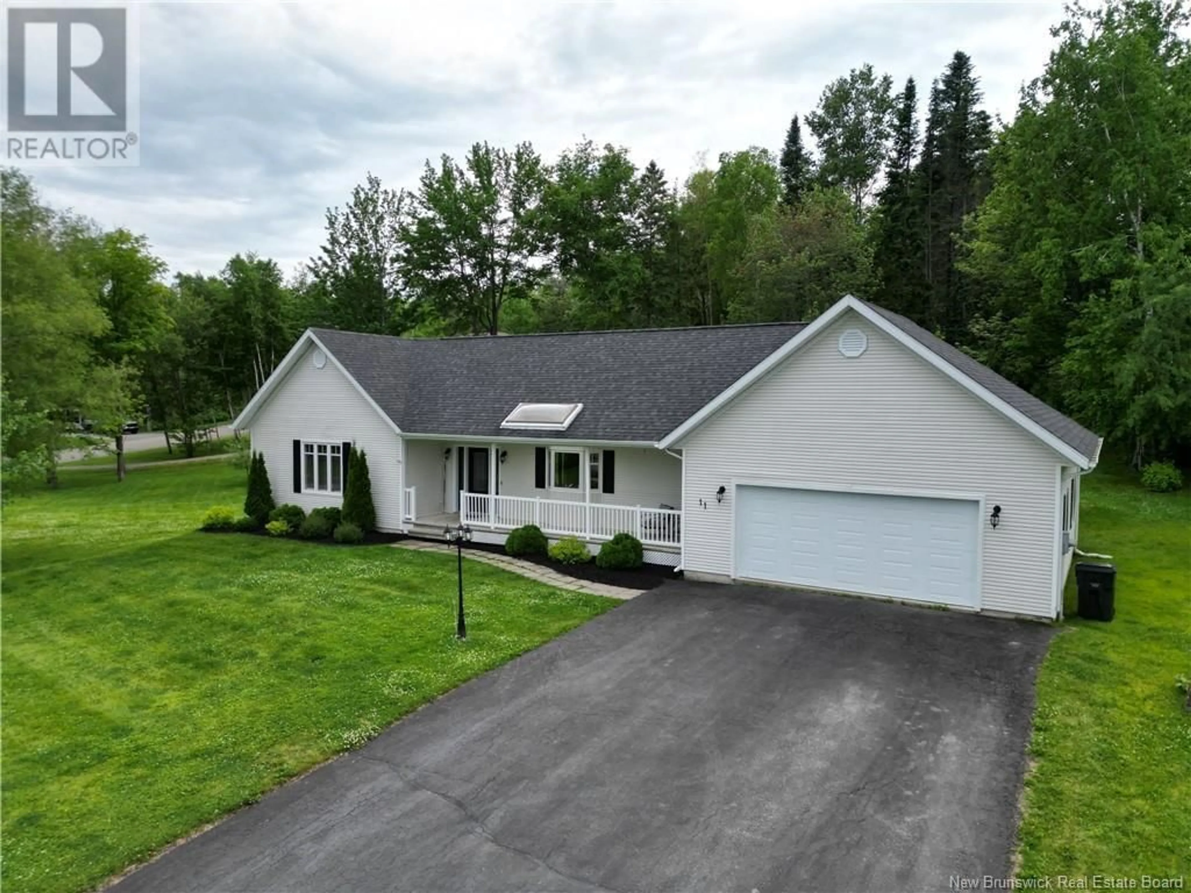 A pic from outside/outdoor area/front of a property/back of a property/a pic from drone, street for 11 HUGHES CRESCENT, Grand-Sault/Grand Falls New Brunswick E3Z2V4