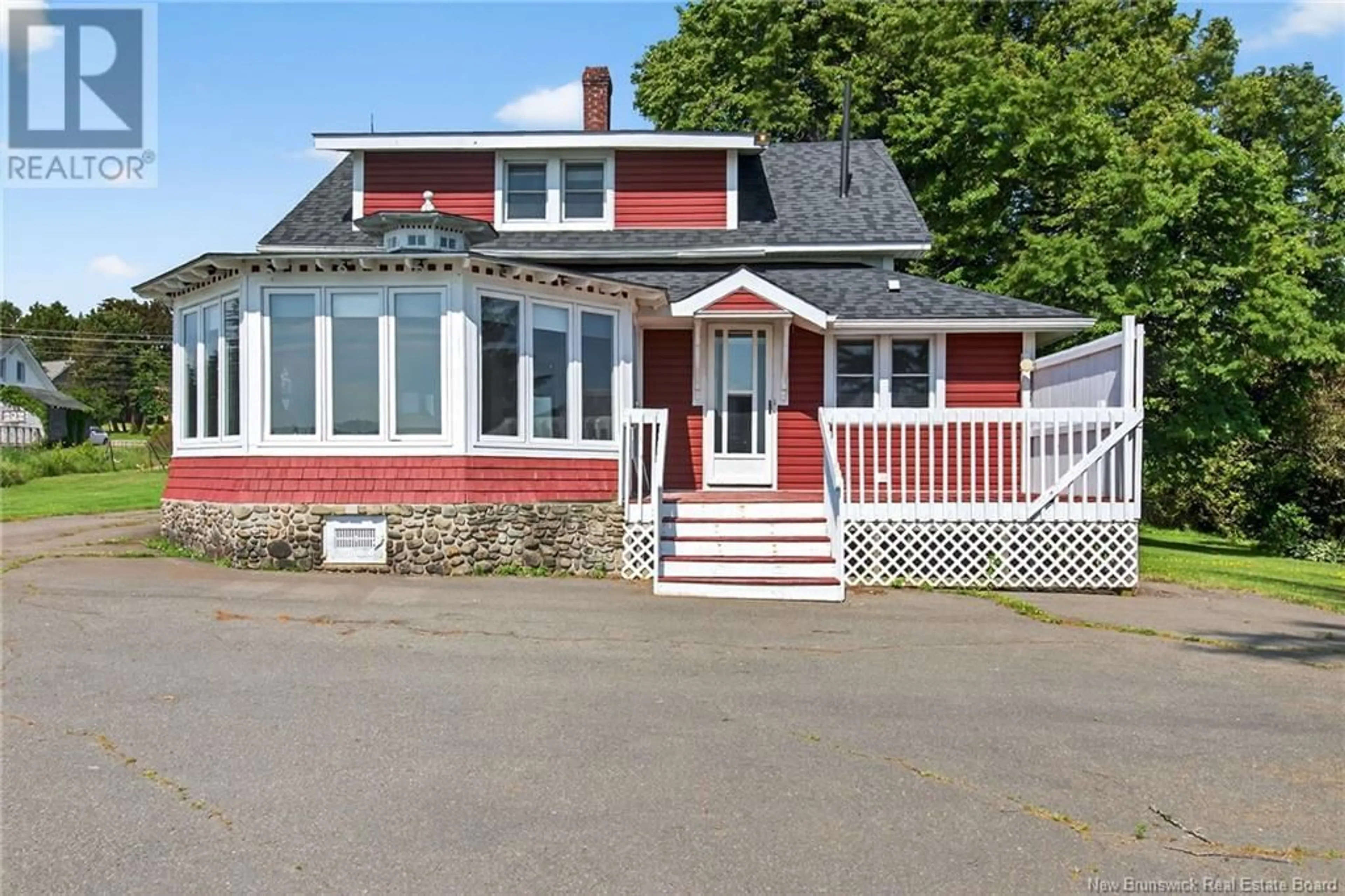 Home with vinyl exterior material, street for 1068 ROYAL ROAD, Memramcook New Brunswick E4K1Y1