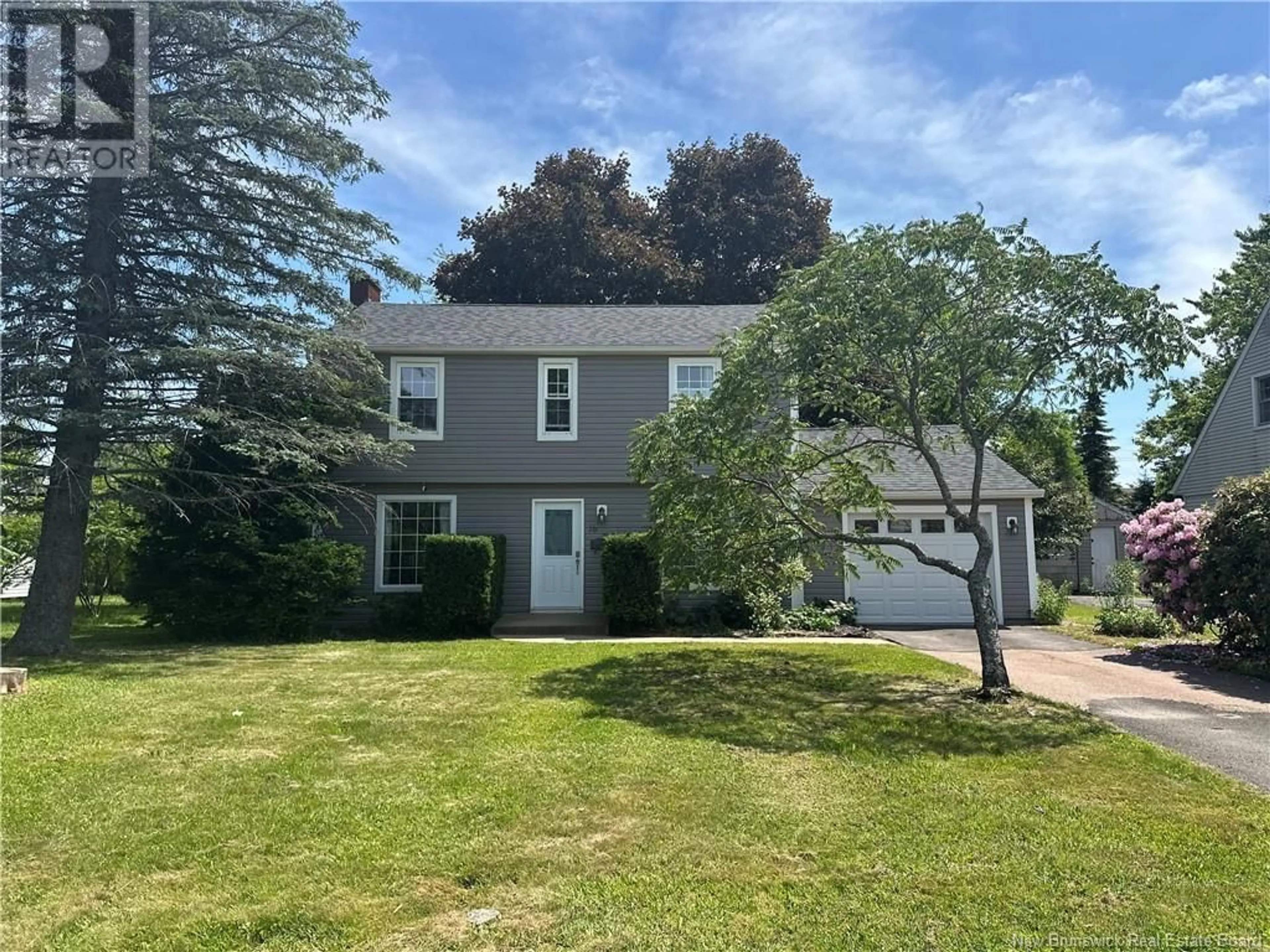 A pic from outside/outdoor area/front of a property/back of a property/a pic from drone, street for 16 CRESCENT AVENUE, Moncton New Brunswick E1A3J3