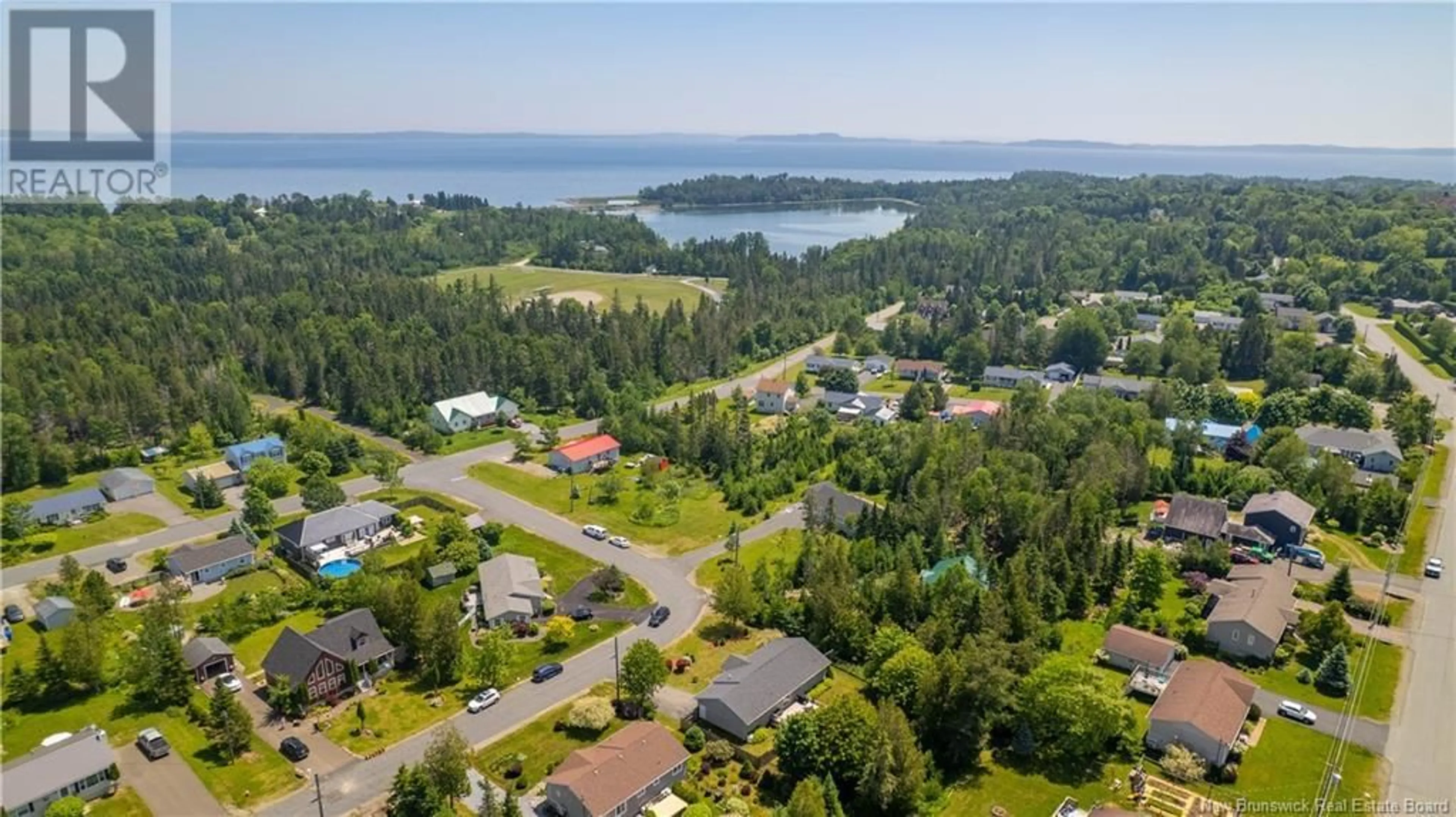A pic from outside/outdoor area/front of a property/back of a property/a pic from drone, water/lake/river/ocean view for 27 CHARLOTTE STREET, Saint Andrews New Brunswick E5B3X4