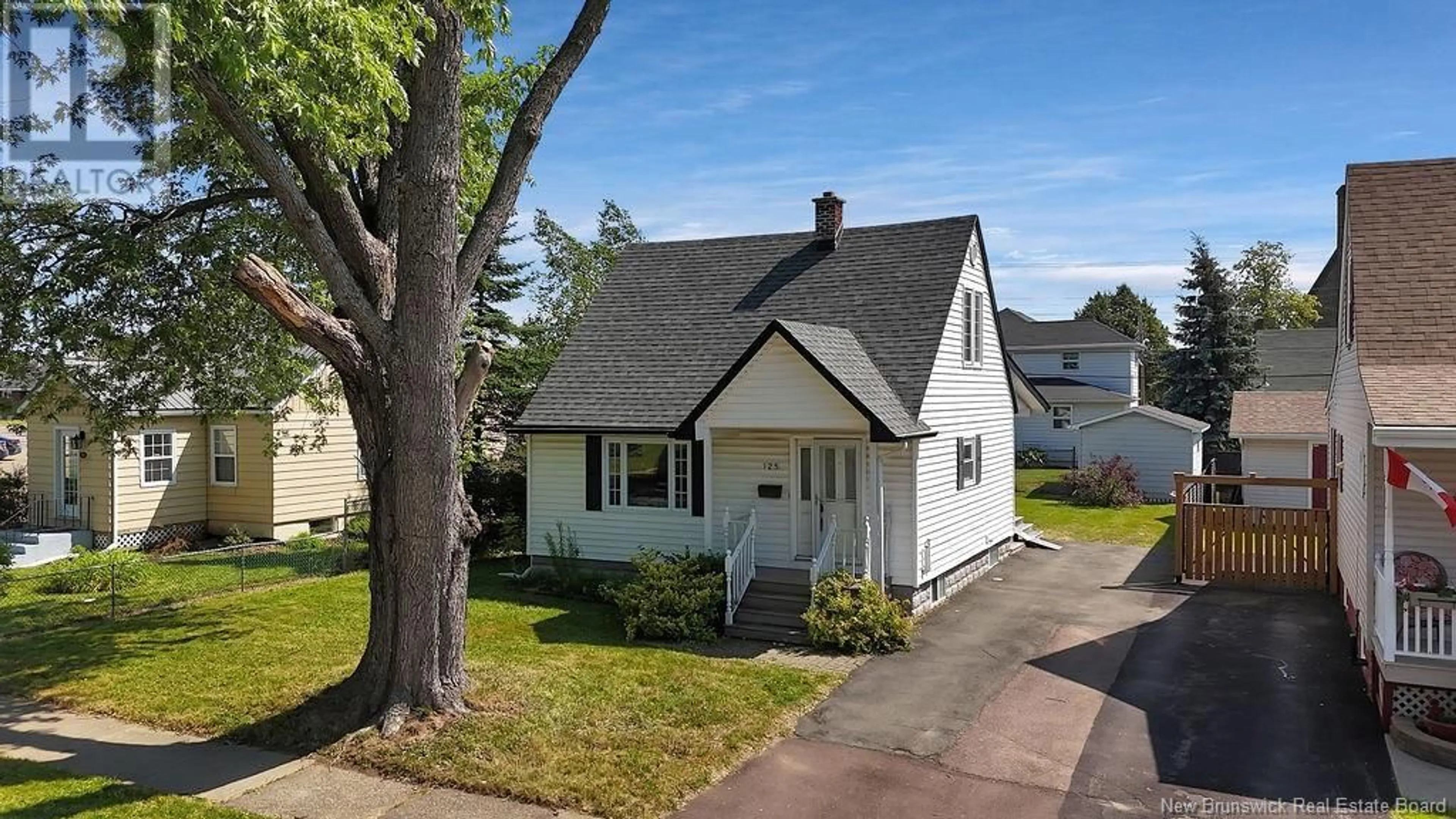 A pic from outside/outdoor area/front of a property/back of a property/a pic from drone, street for 125 SHIRLEY AVENUE, Moncton New Brunswick E1C6N6
