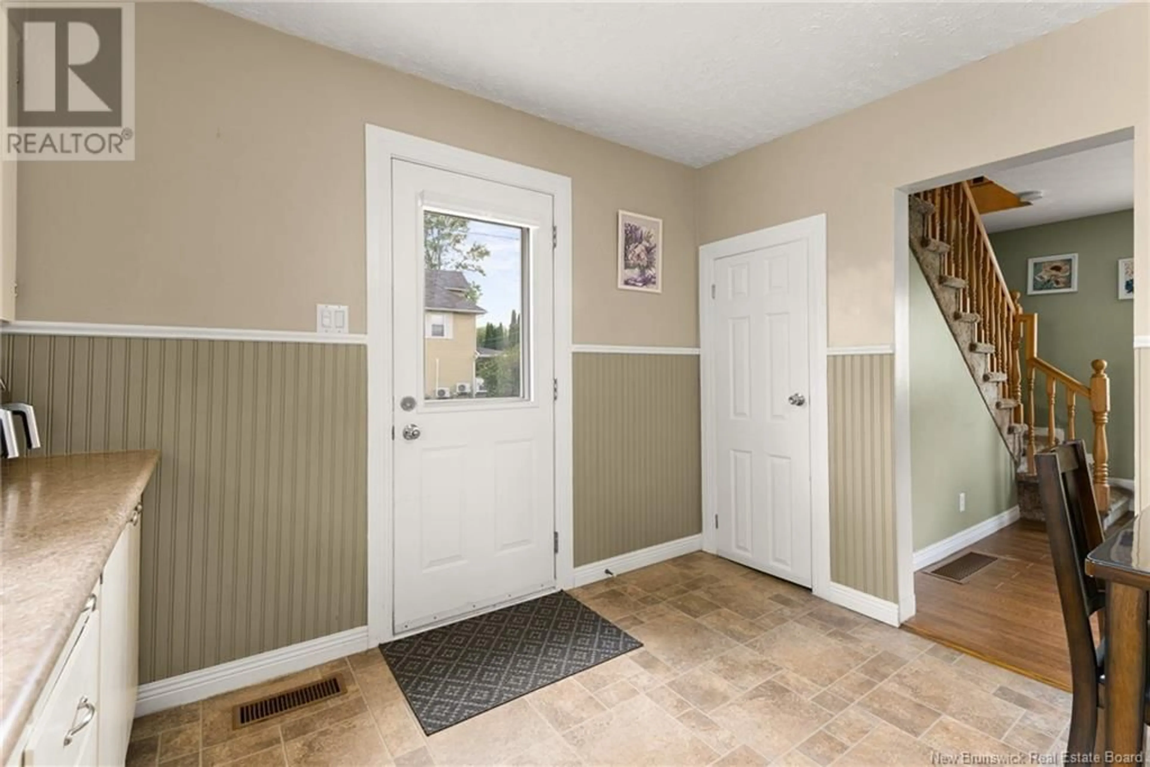 Indoor entryway for 320 RIVERSIDE PROMENADE, Shediac New Brunswick E4P2P7