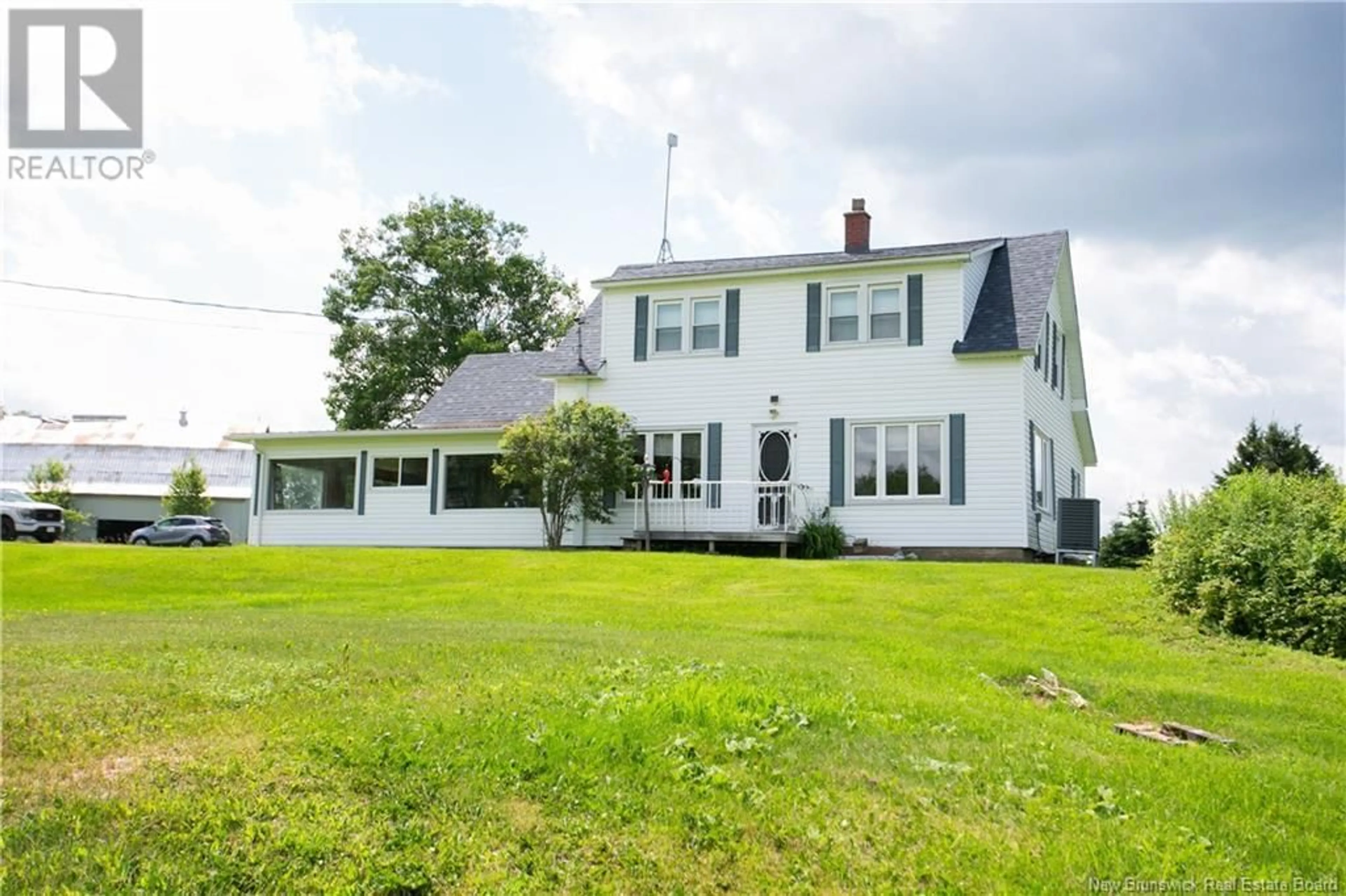 A pic from outside/outdoor area/front of a property/back of a property/a pic from drone, street for 182 ROUTE 3, New Market New Brunswick E6K2W2